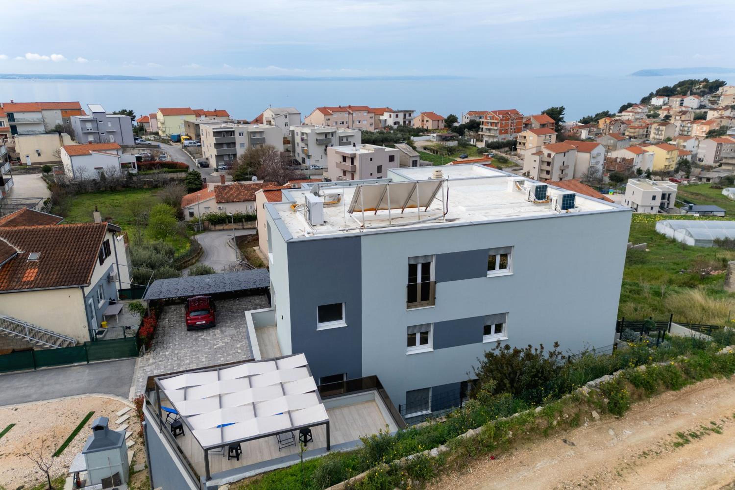 Apartman Palma and Luxury Penthouse for a family with swiming pool,parking,terrace,panoramic view at the sea,Podstrana photo 5