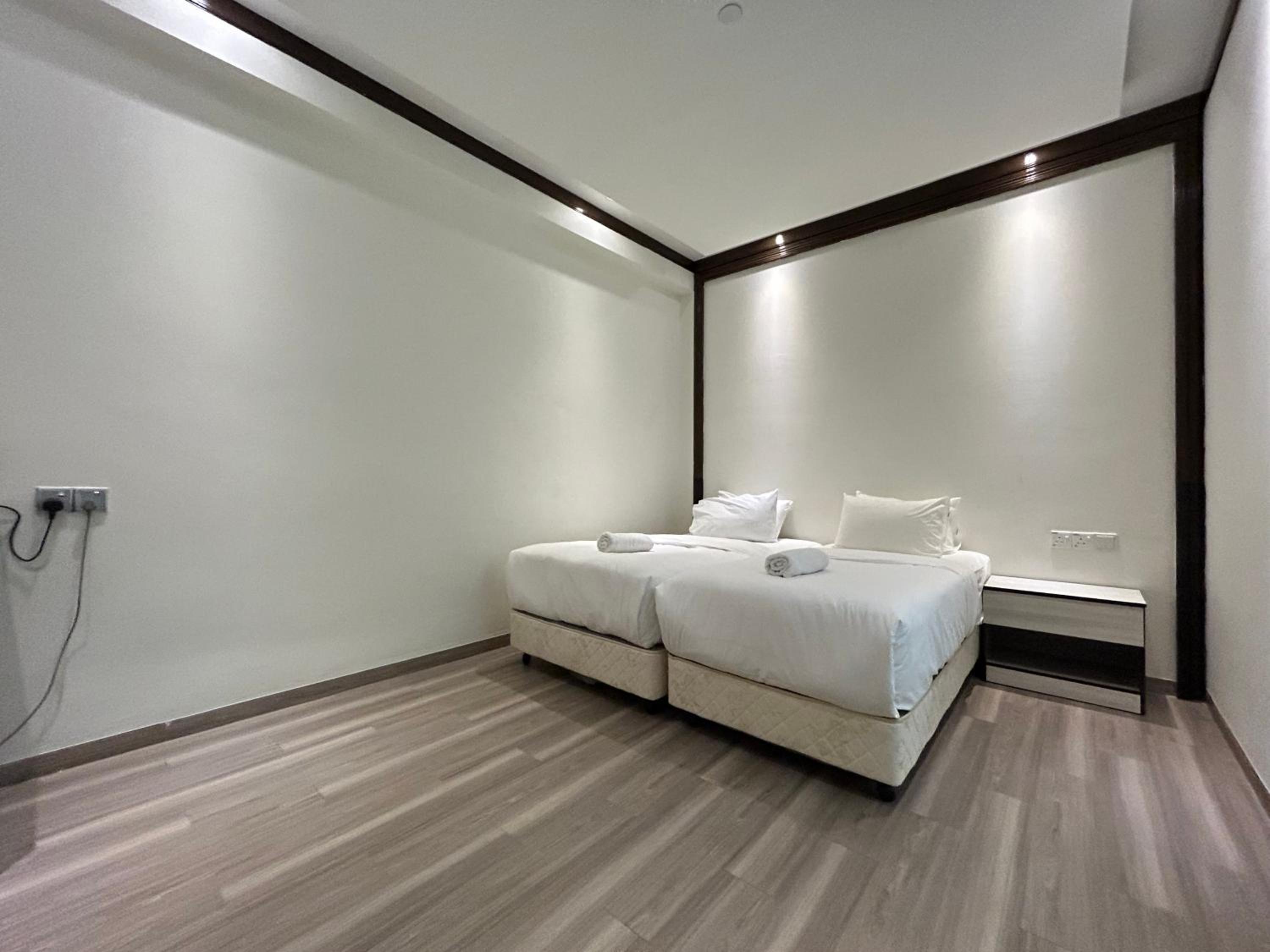 Kingston Hotel by Minsu