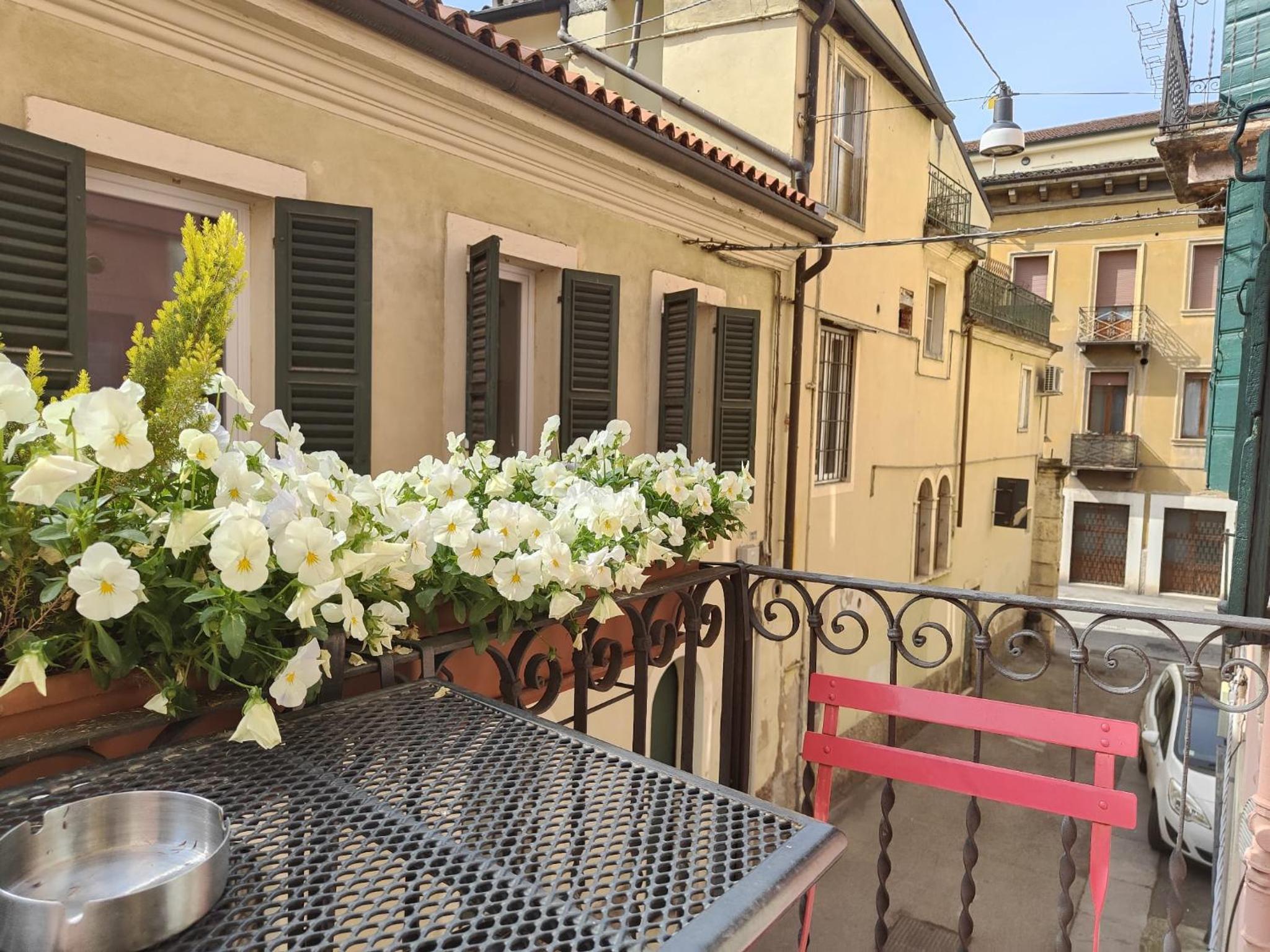 Giardino Giusti House & Court