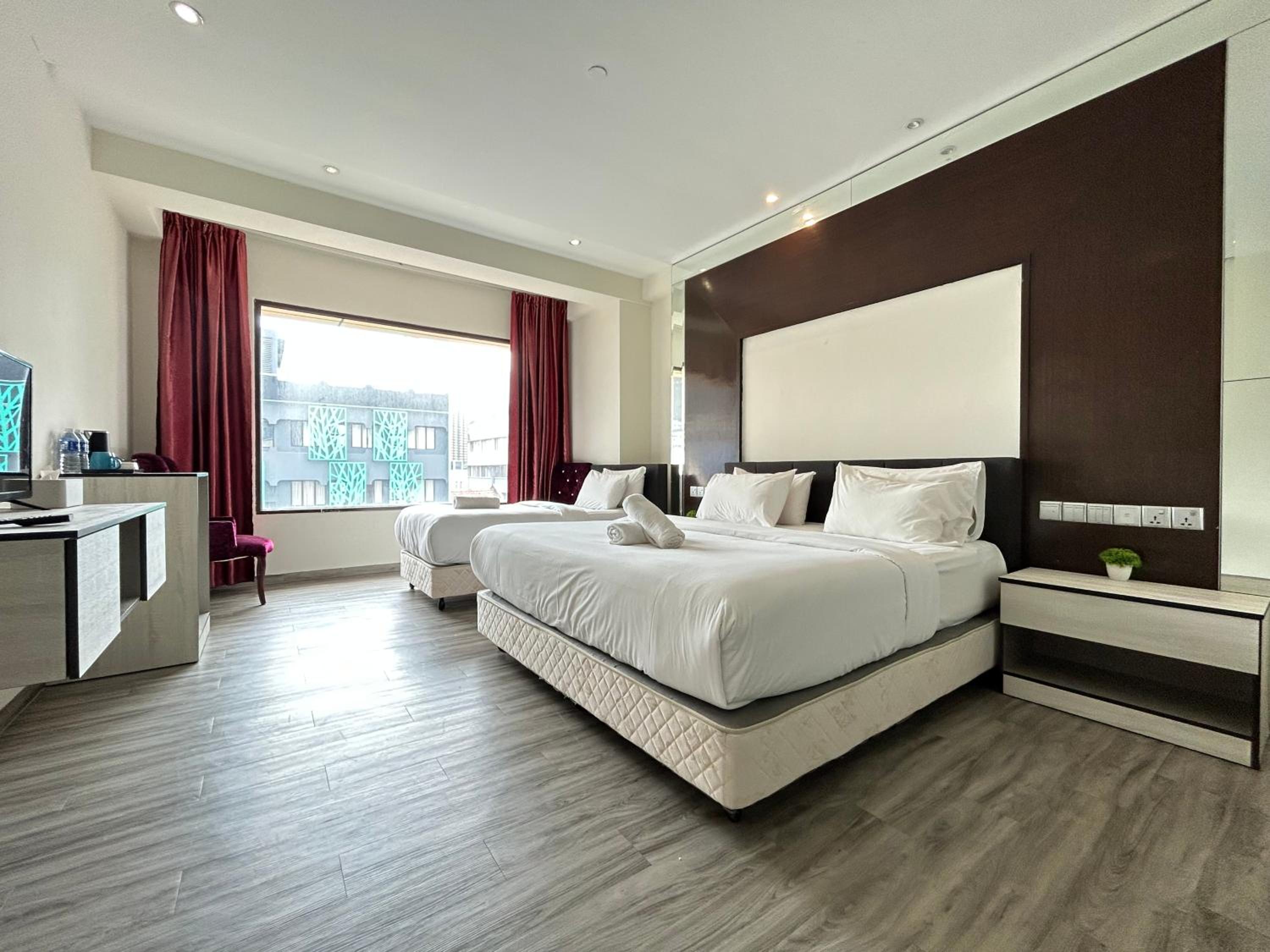 Kingston Hotel by Minsu