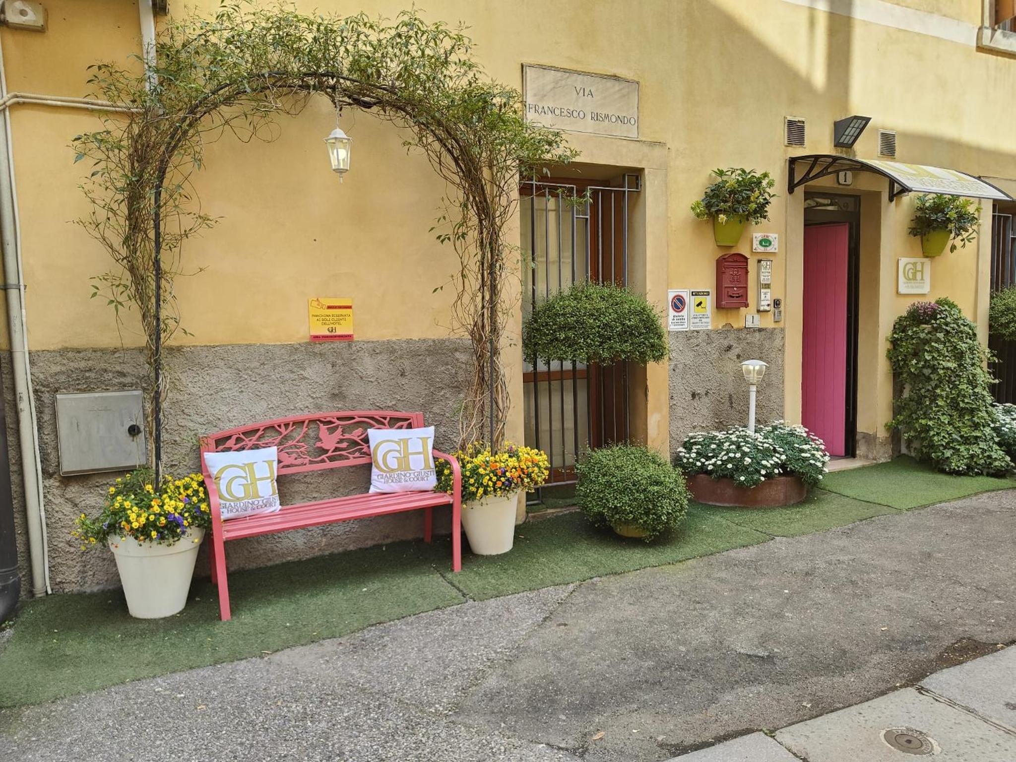 Giardino Giusti House & Court