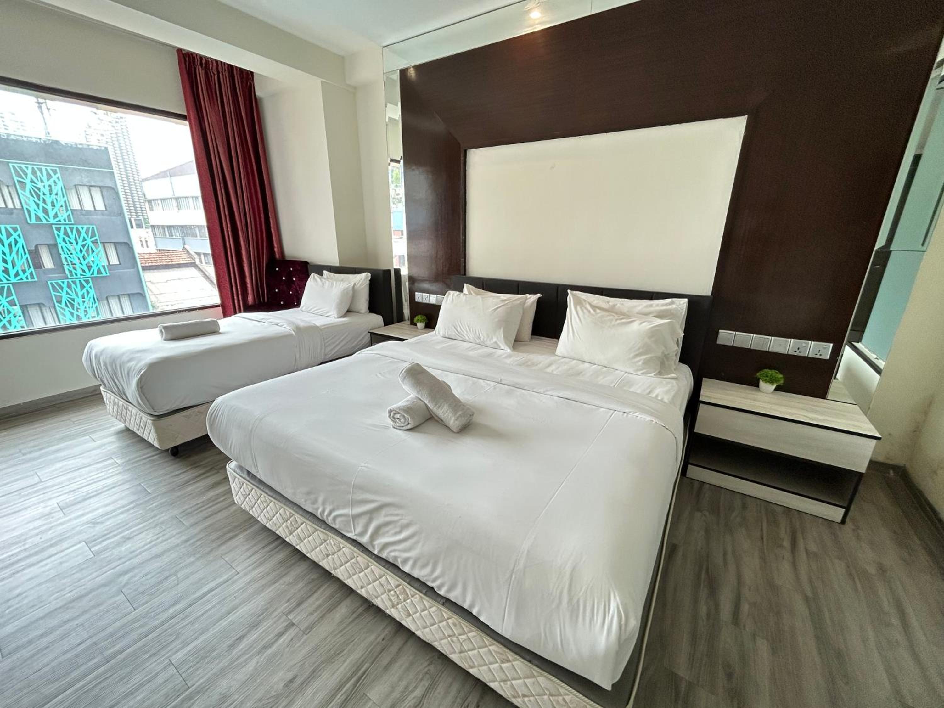 Kingston Hotel by Minsu