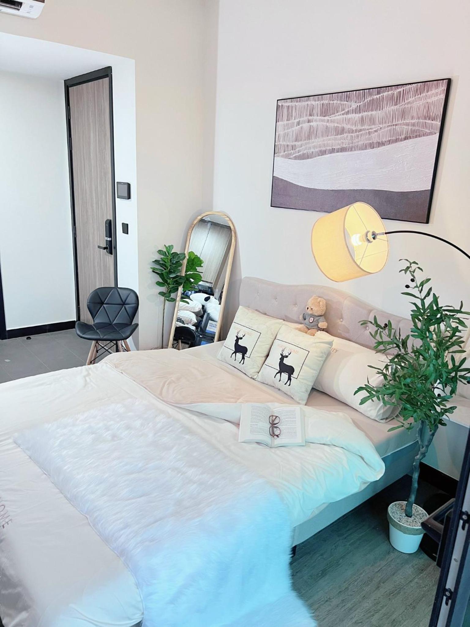 Luxury Delasol Studio- Free Infinity Pool- Near District 1- T-HOUSING