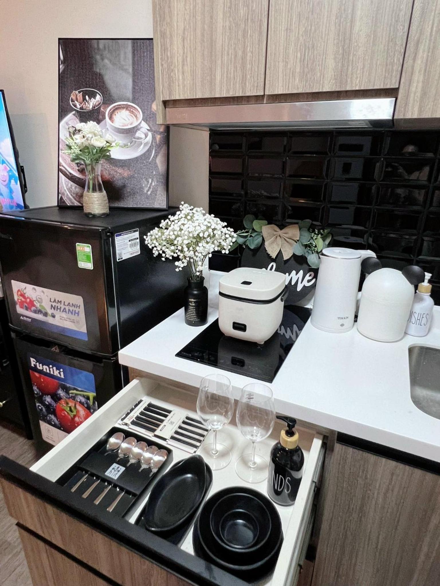 Luxury Delasol Studio- Free Infinity Pool- Near District 1- T-HOUSING