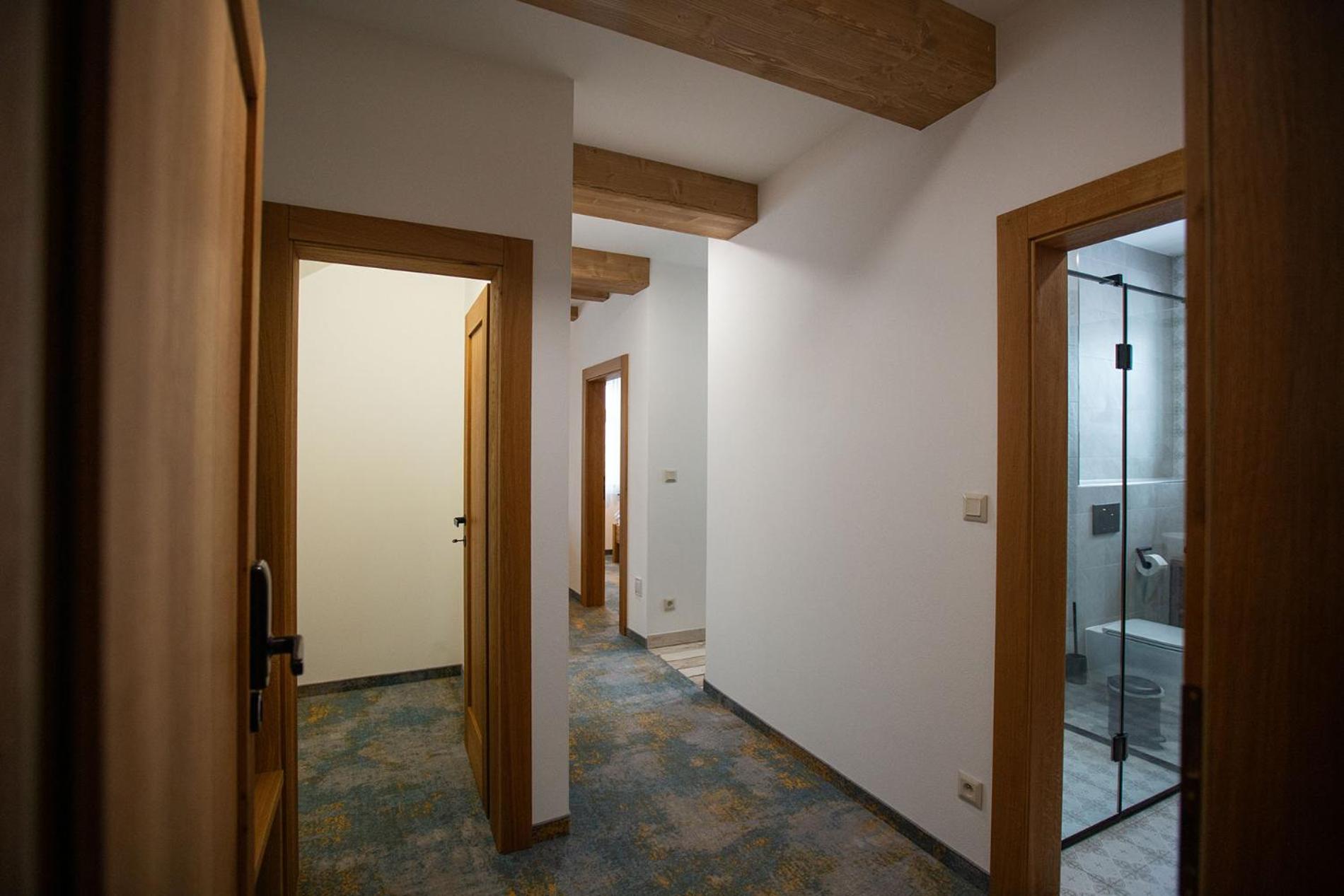 Photo 49