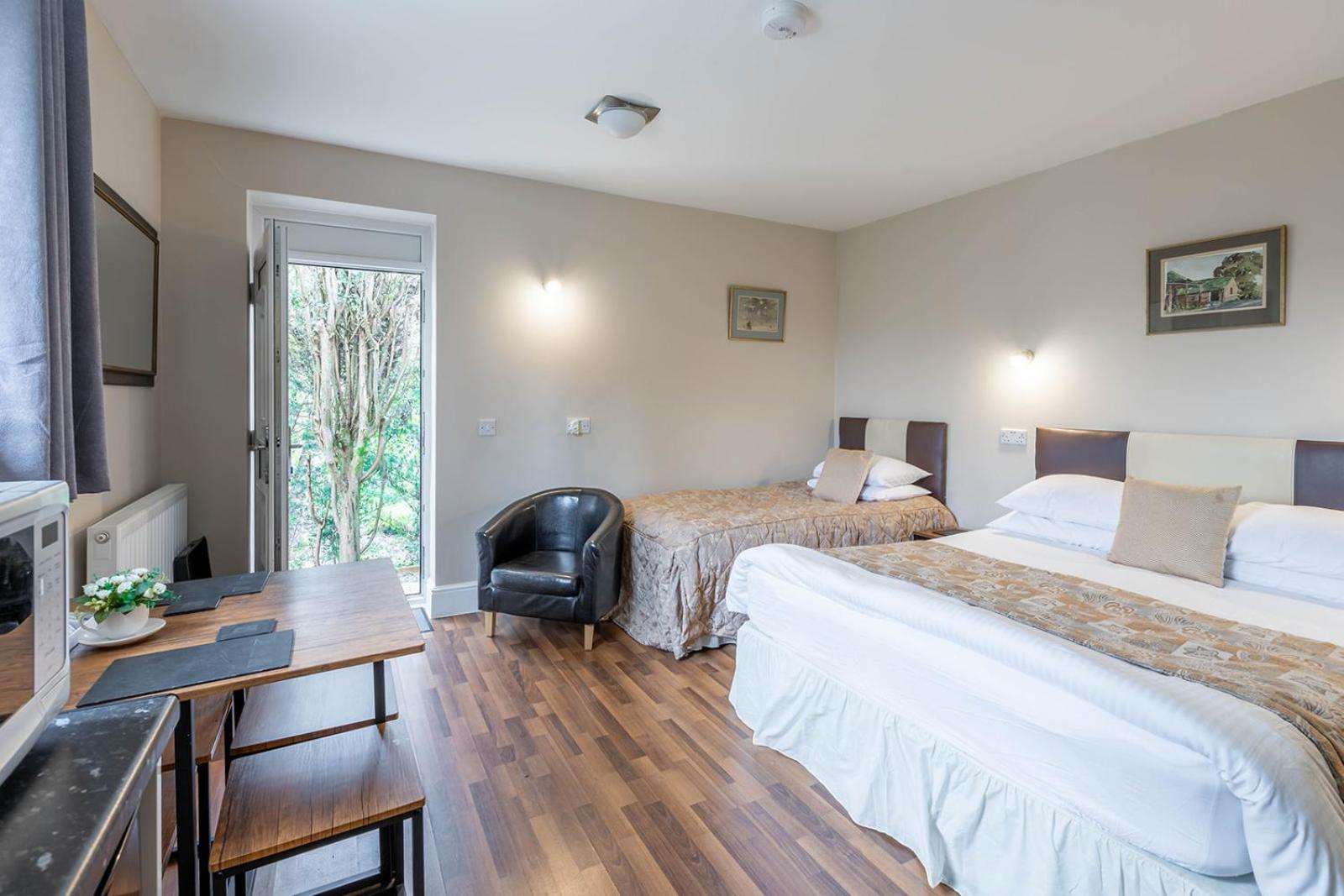 Windermere Studio Rooms - with Free Car Parking Onsite view 3