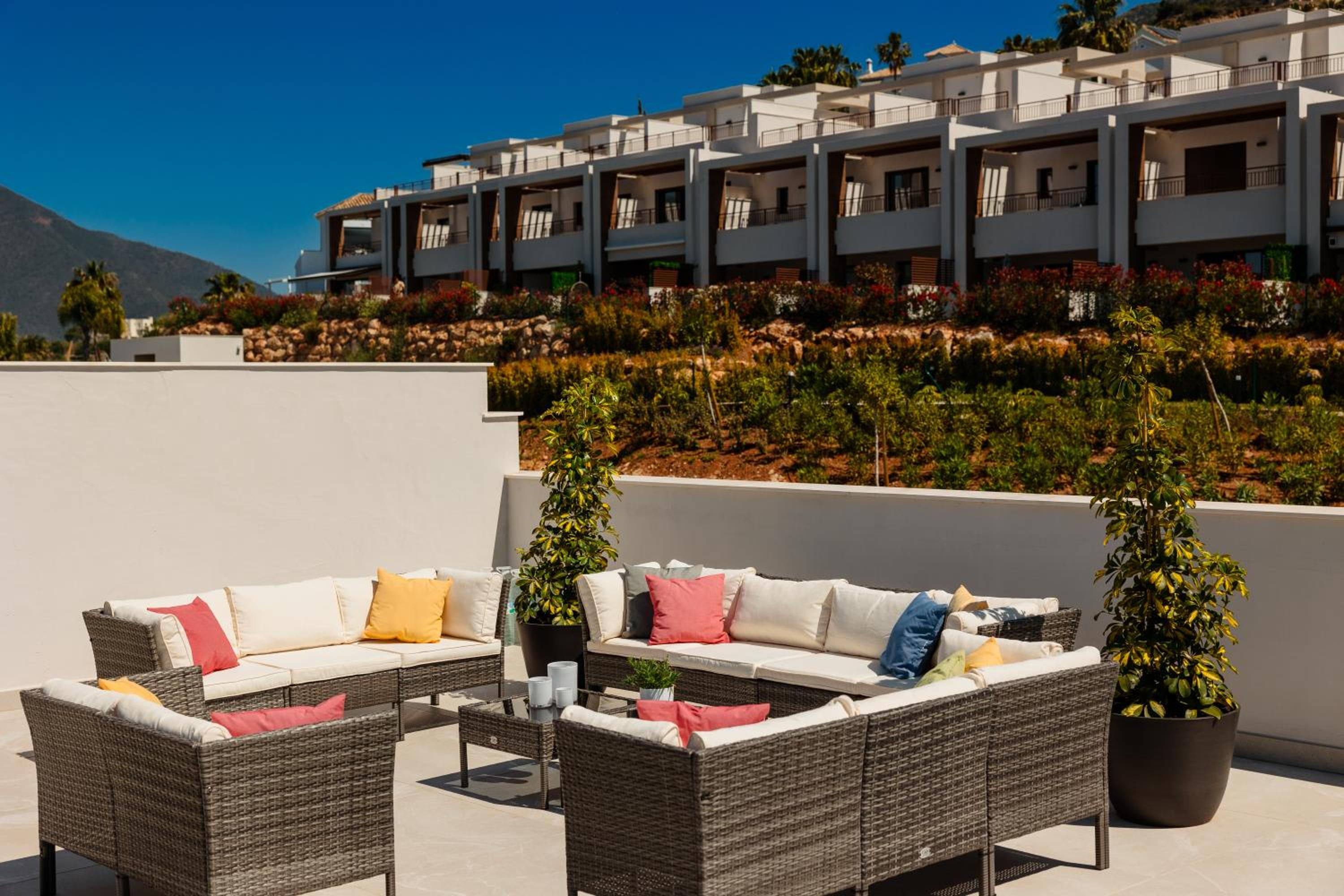 New built penthouse with stunning sea views Almazara Hills