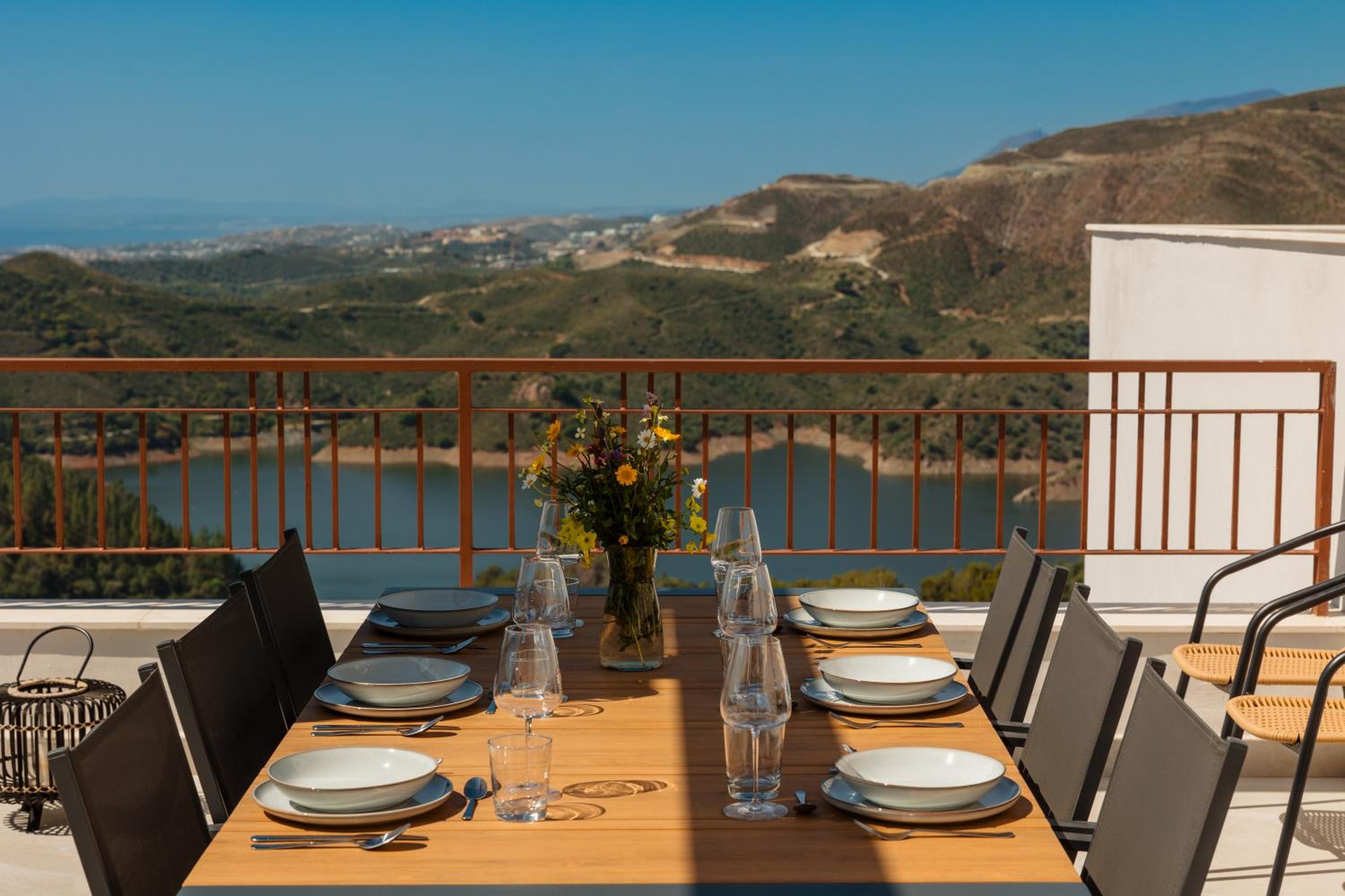 New built penthouse with stunning sea views Almazara Hills