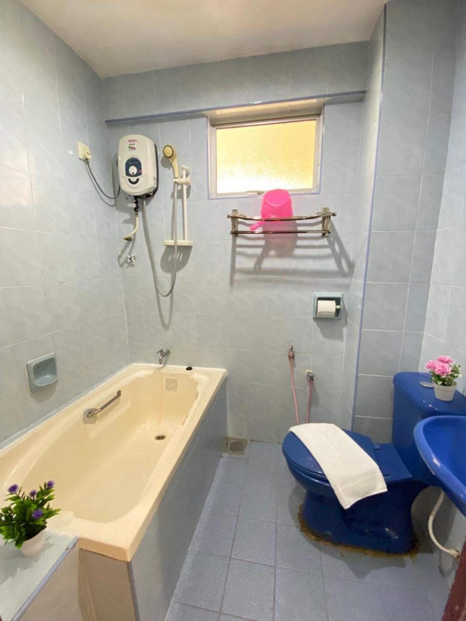 Teluk Batik Holiday Apartment