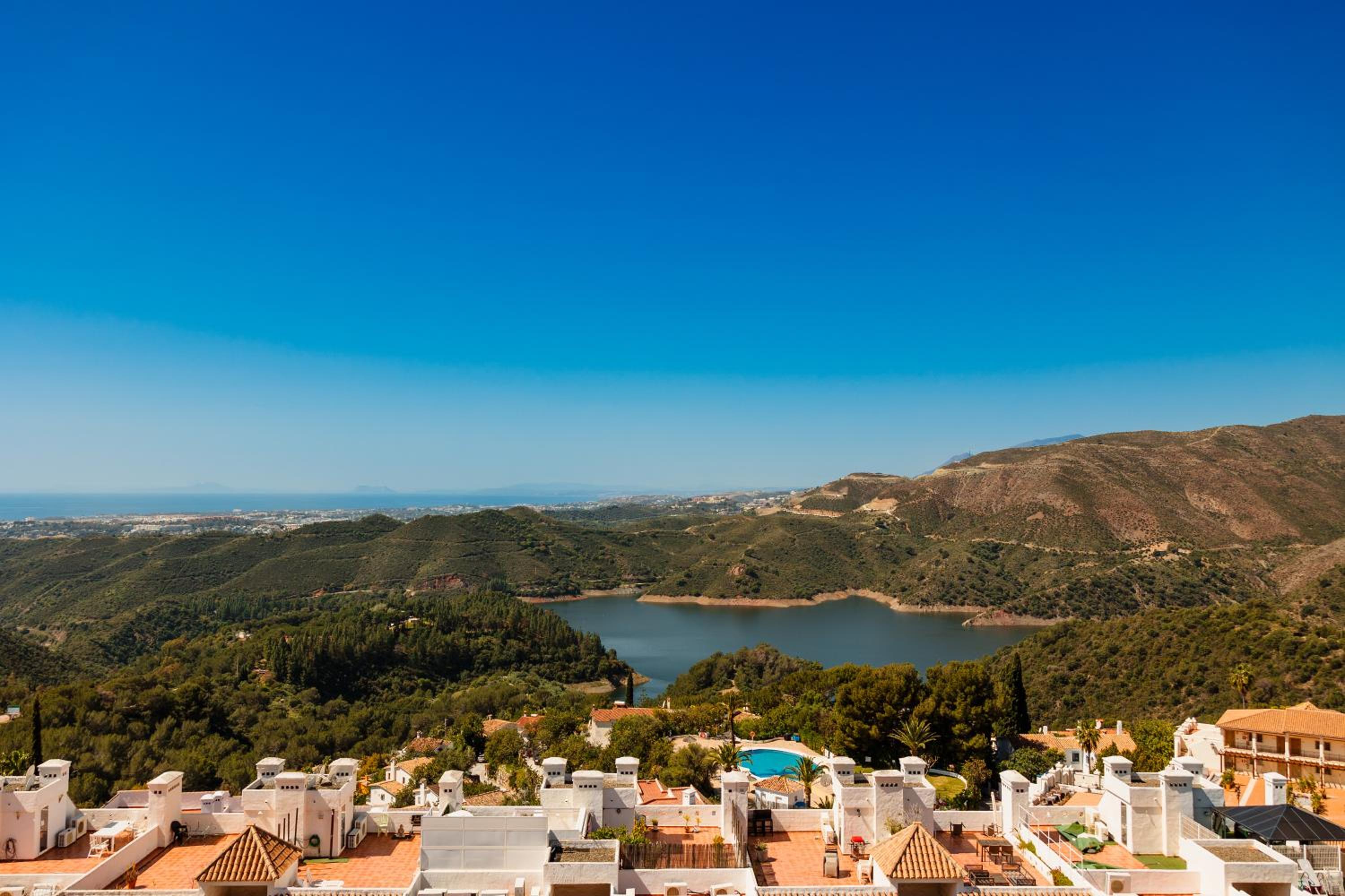 New built penthouse with stunning sea views Almazara Hills