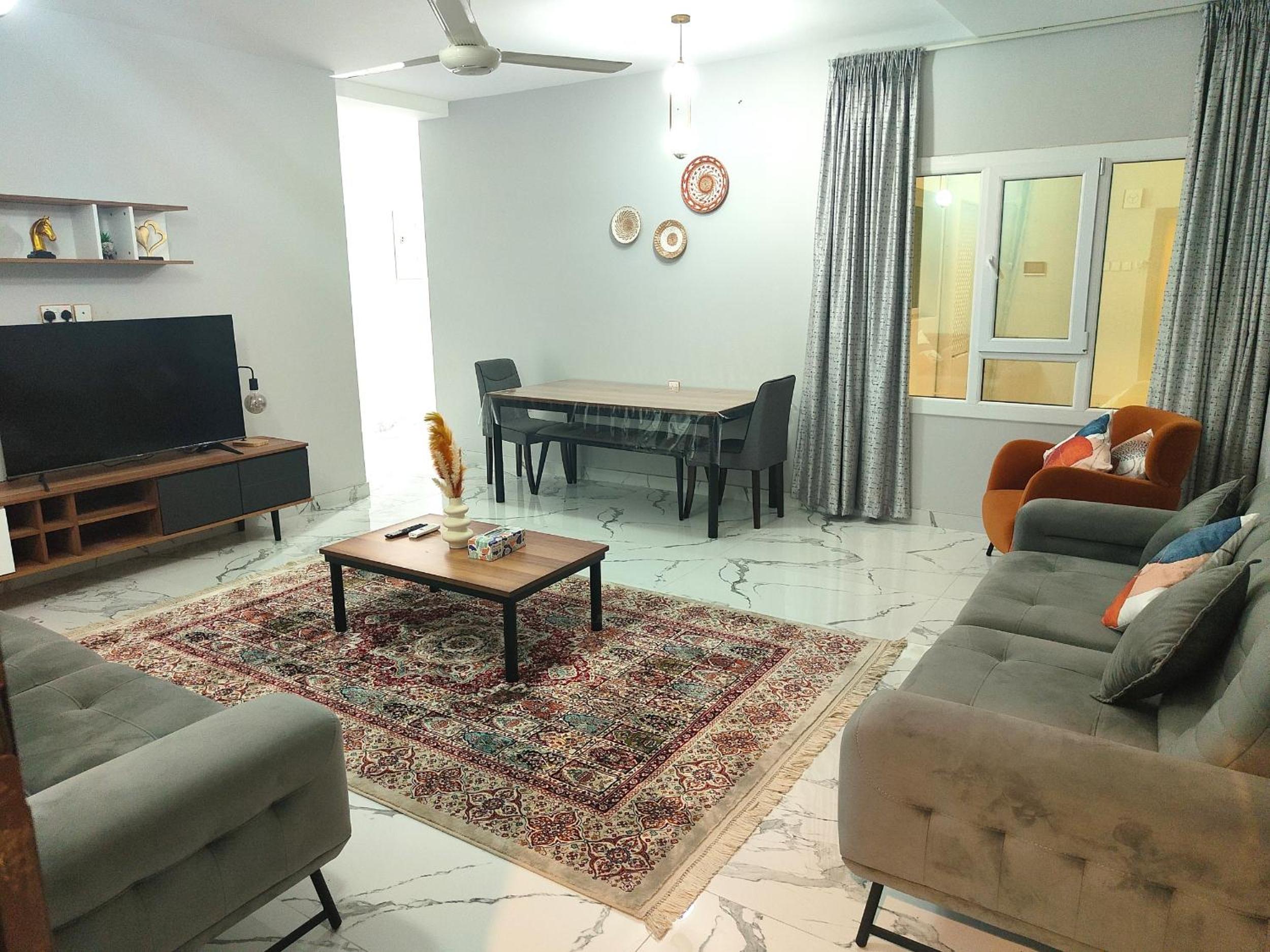 Lovely 2BR in Heart of Downtown. view 3