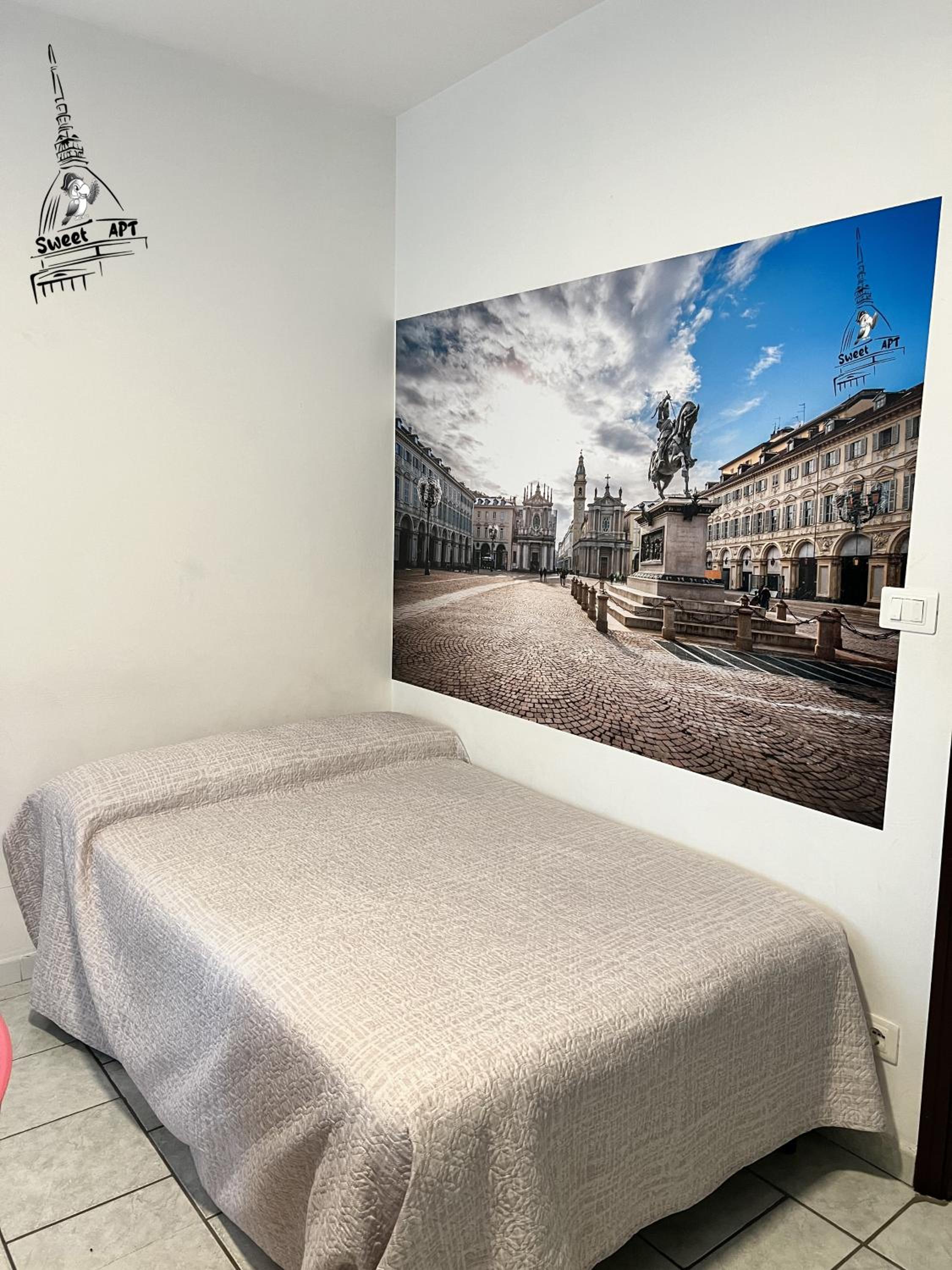 SWEET APT Piazza Statuto 9 Deluxe NEL PIENO CENTRO DI TORINO view 2