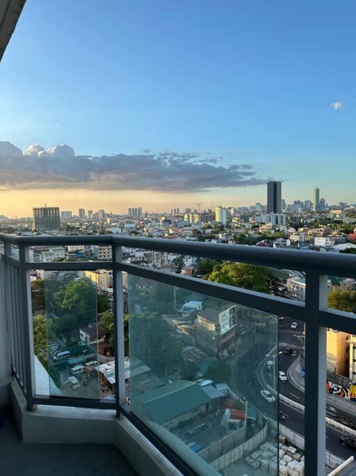 Heiwa 1BR Couple Condo at Makati