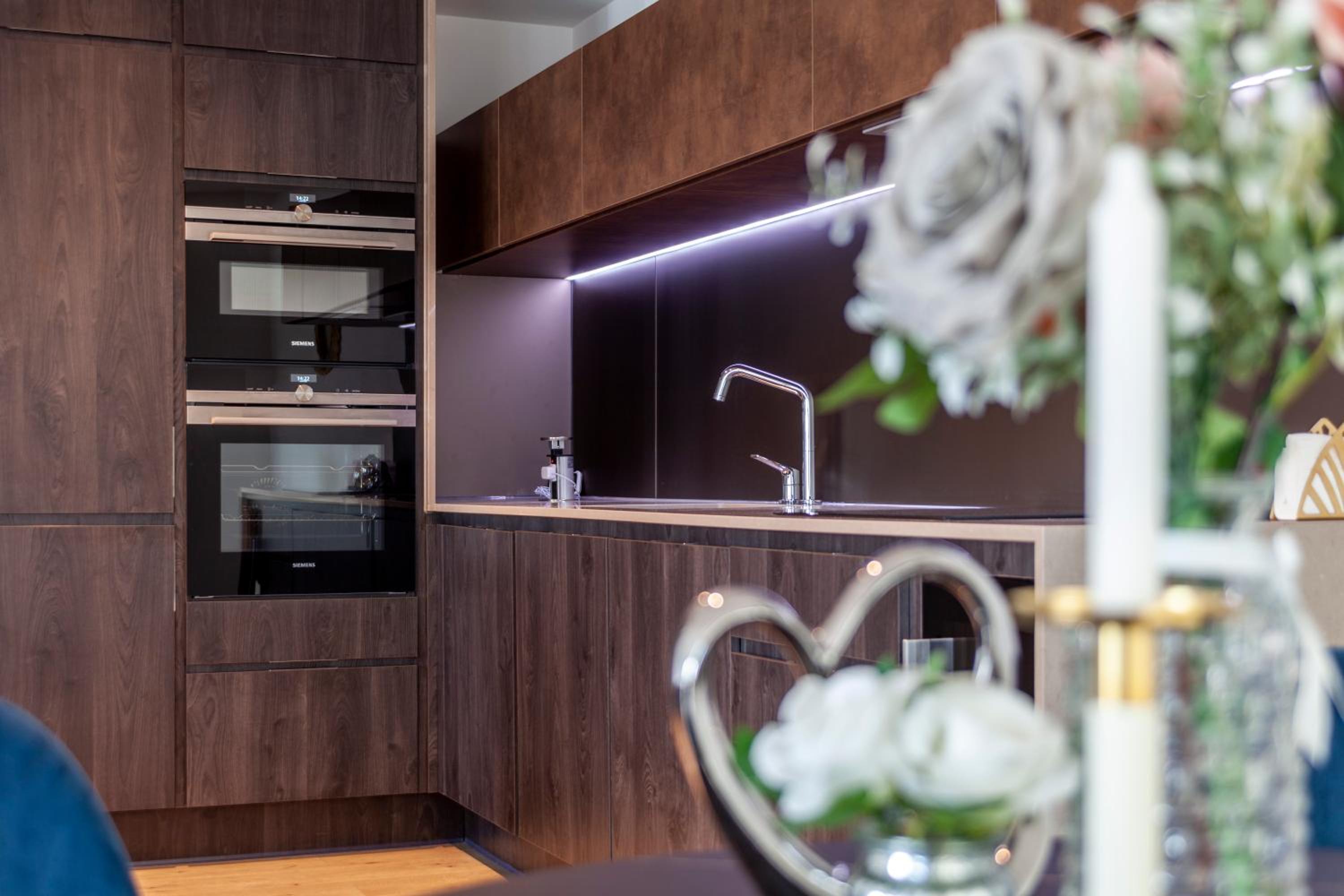 Stylish central 2BDR flat, comm garden I Smarthost