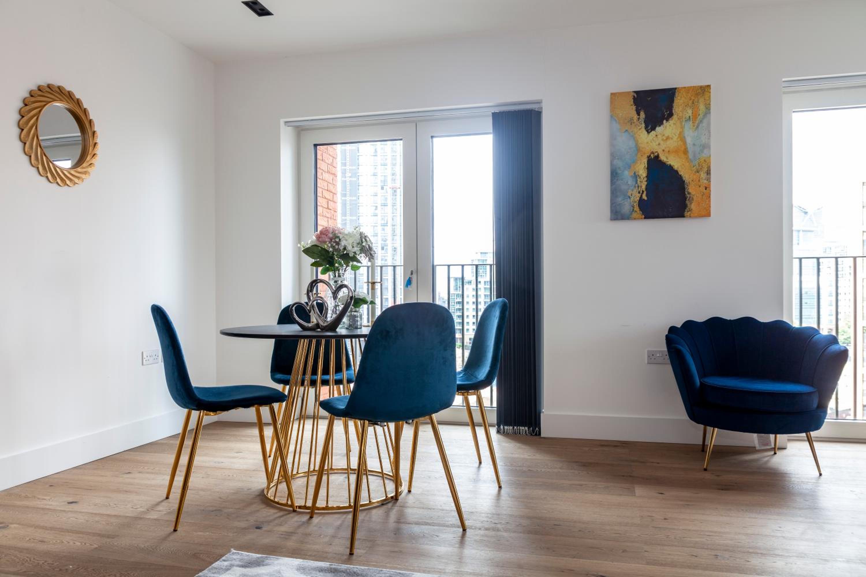 Stylish central 2BDR flat, comm garden I Smarthost