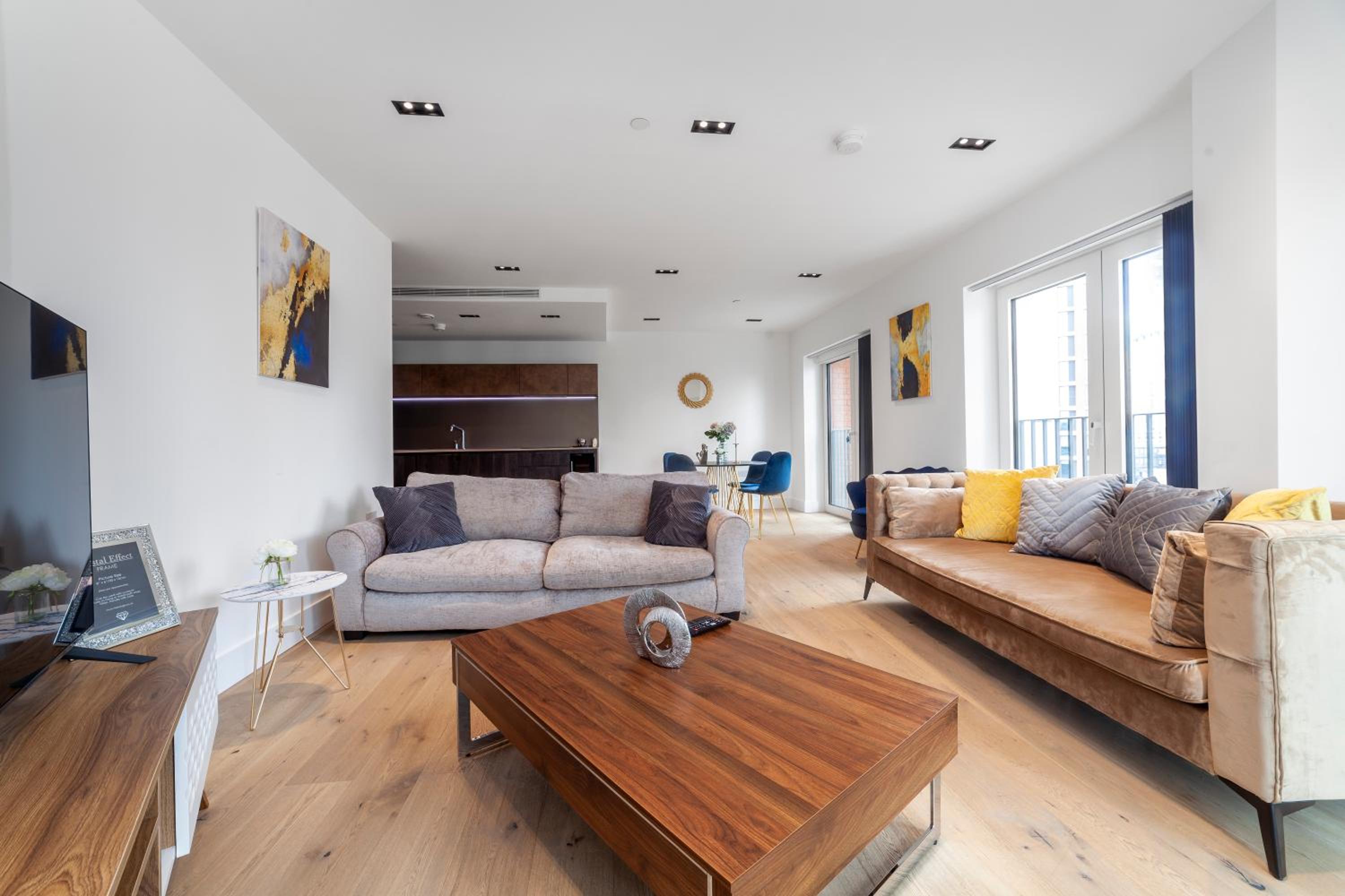 Stylish central 2BDR flat, comm garden I Smarthost