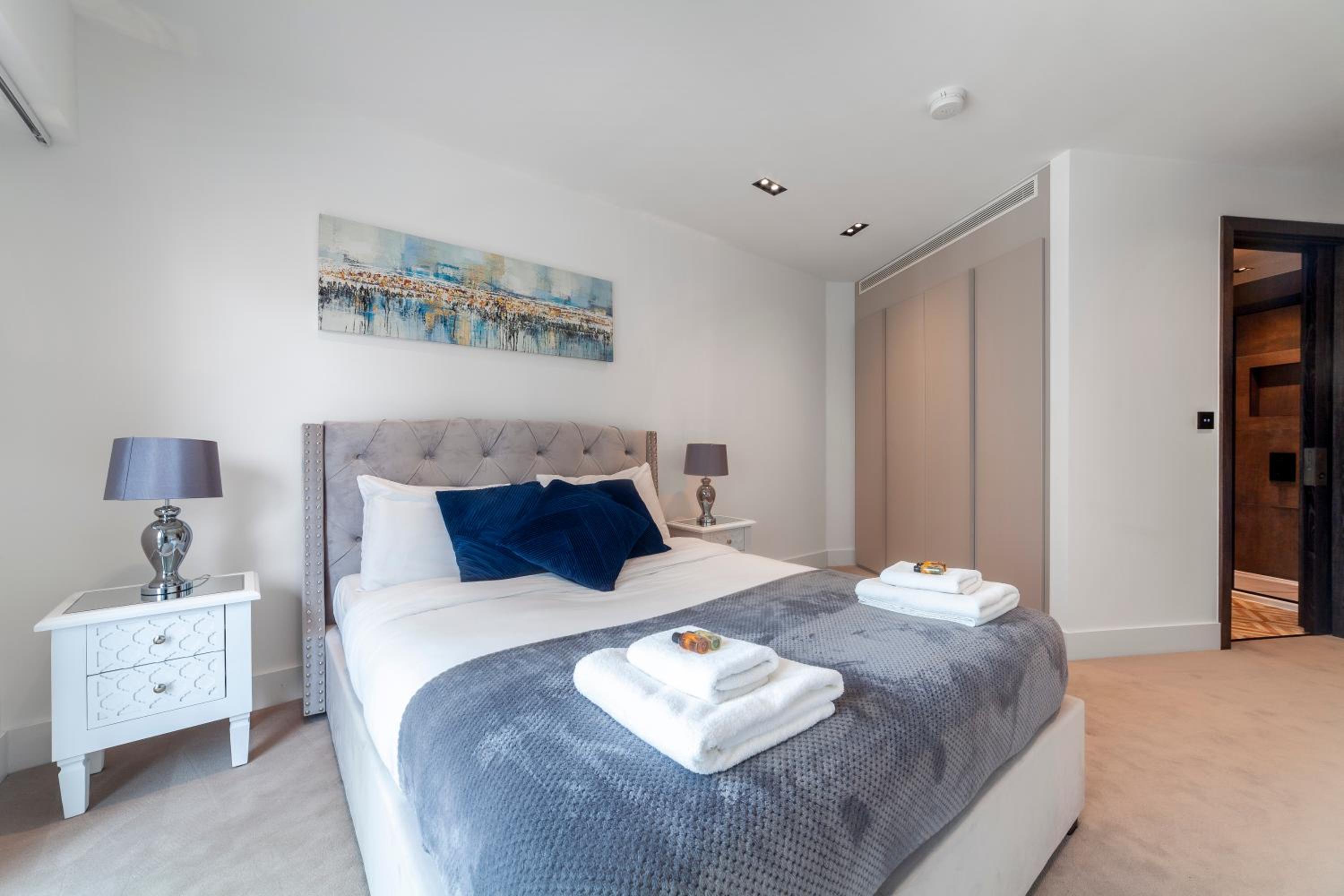 Stylish central 2BDR flat, comm garden I Smarthost