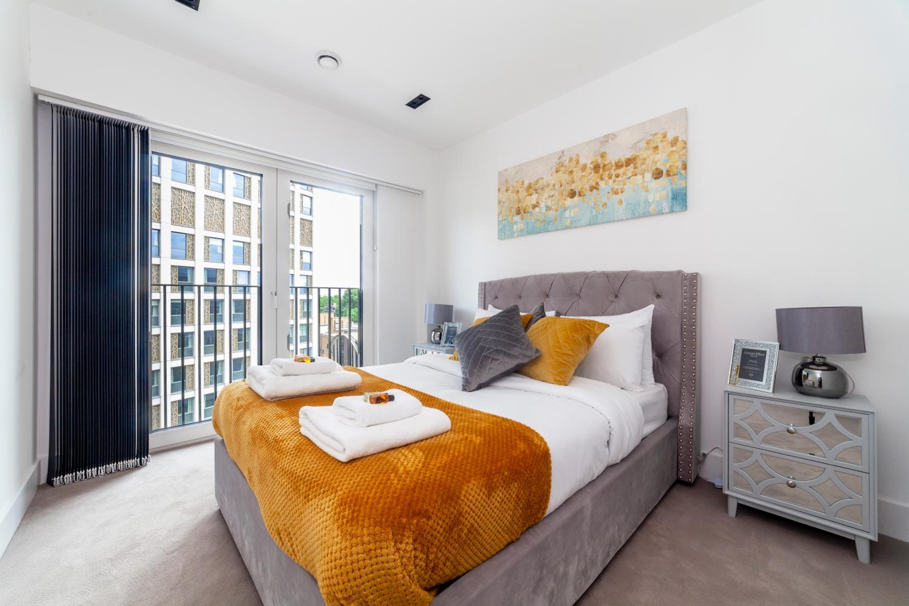 Stylish central 2BDR flat, comm garden I Smarthost