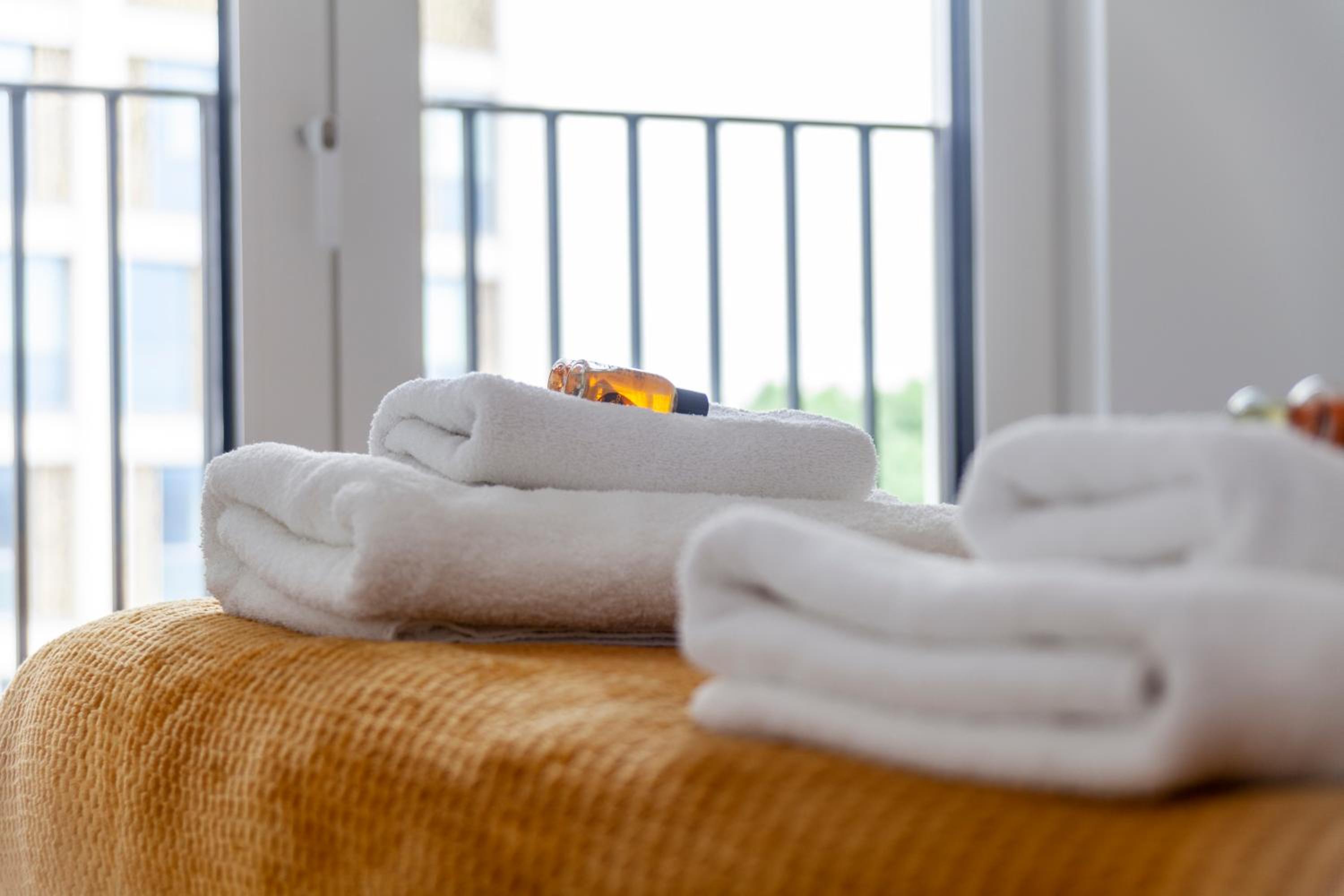 Stylish central 2BDR flat, comm garden I Smarthost