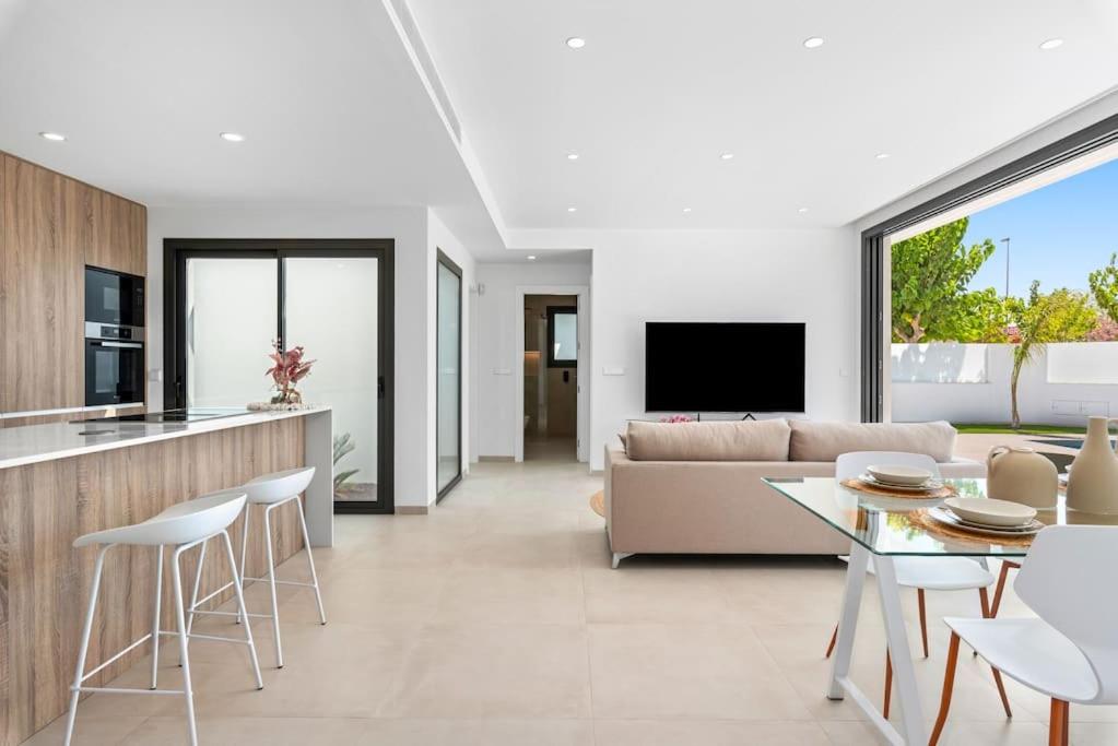 Luxury Villa Pilar De La Horadada