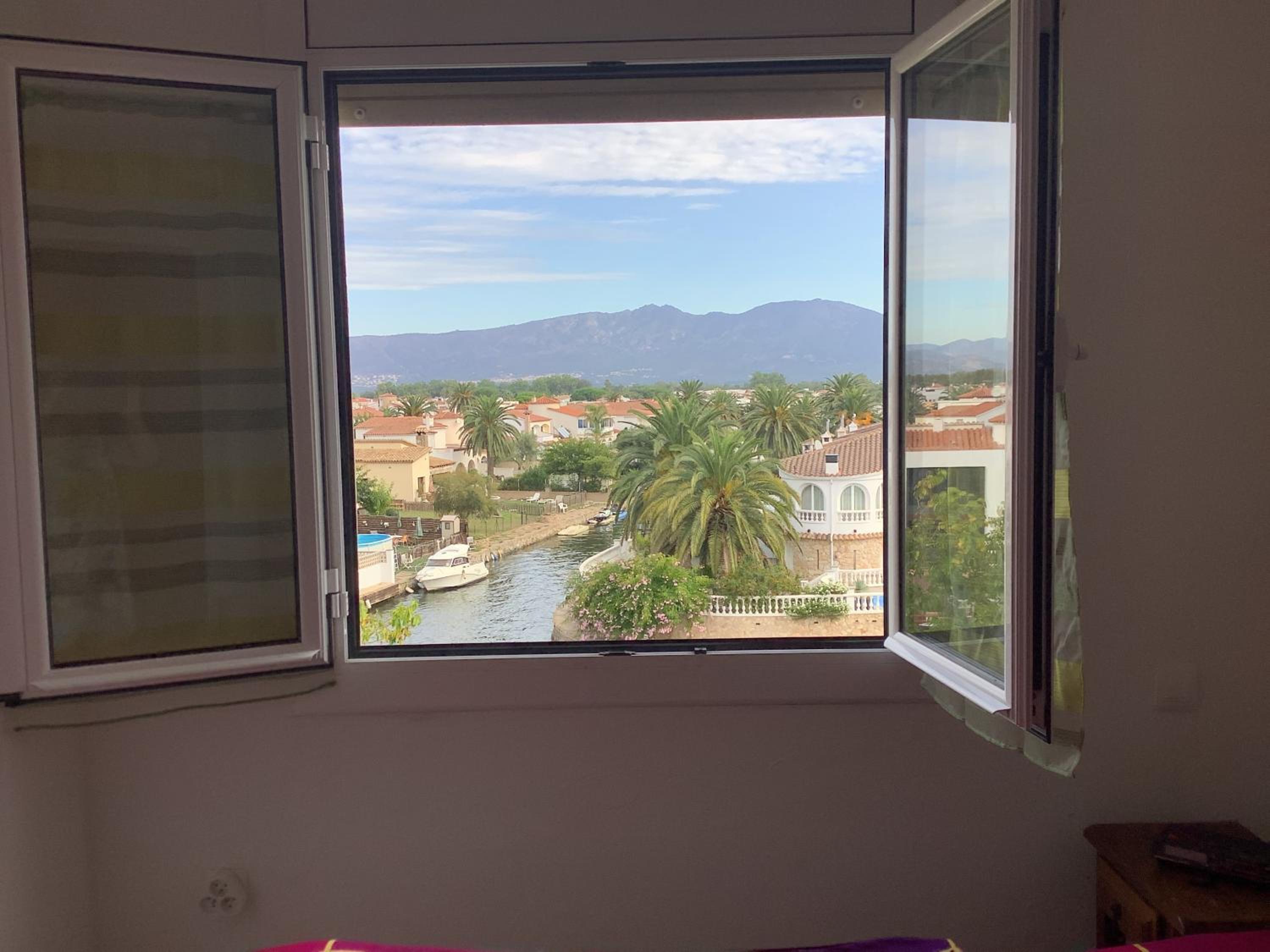 Empuriabrava am Kanal