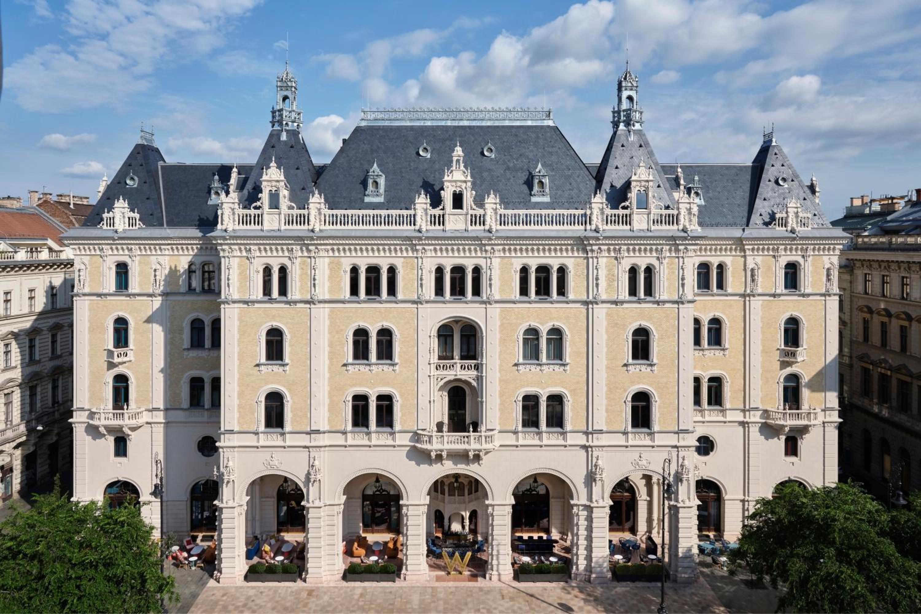 Hotel W Budapest - Image 1