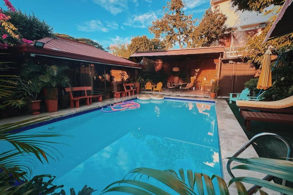 Bay Garden: Tropical Pool Villay