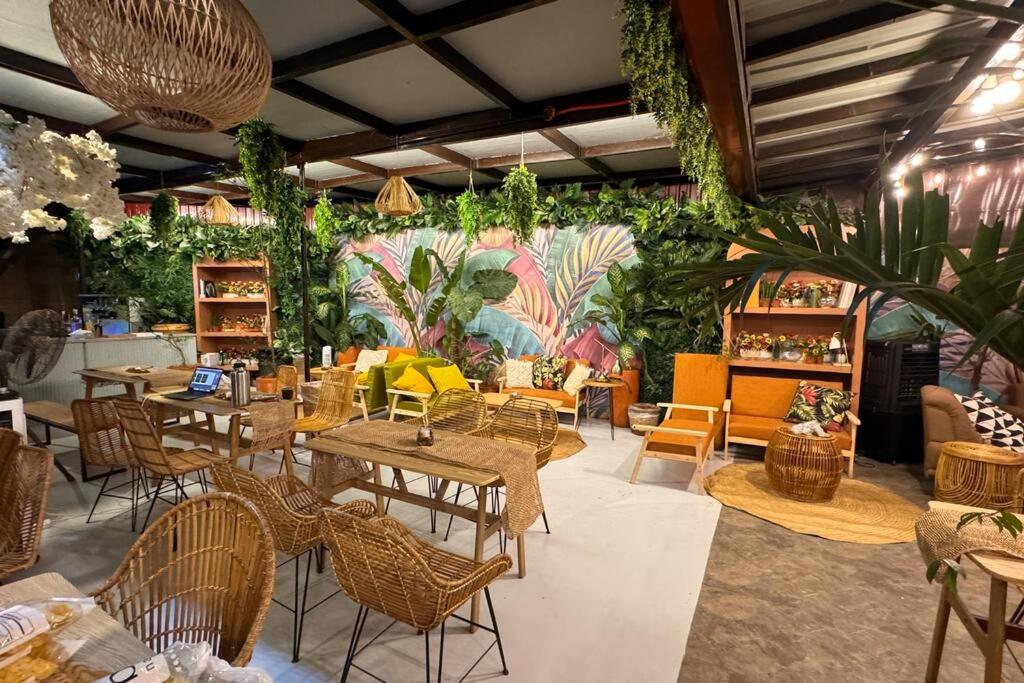 Bay Garden: Tropical Pool Villay