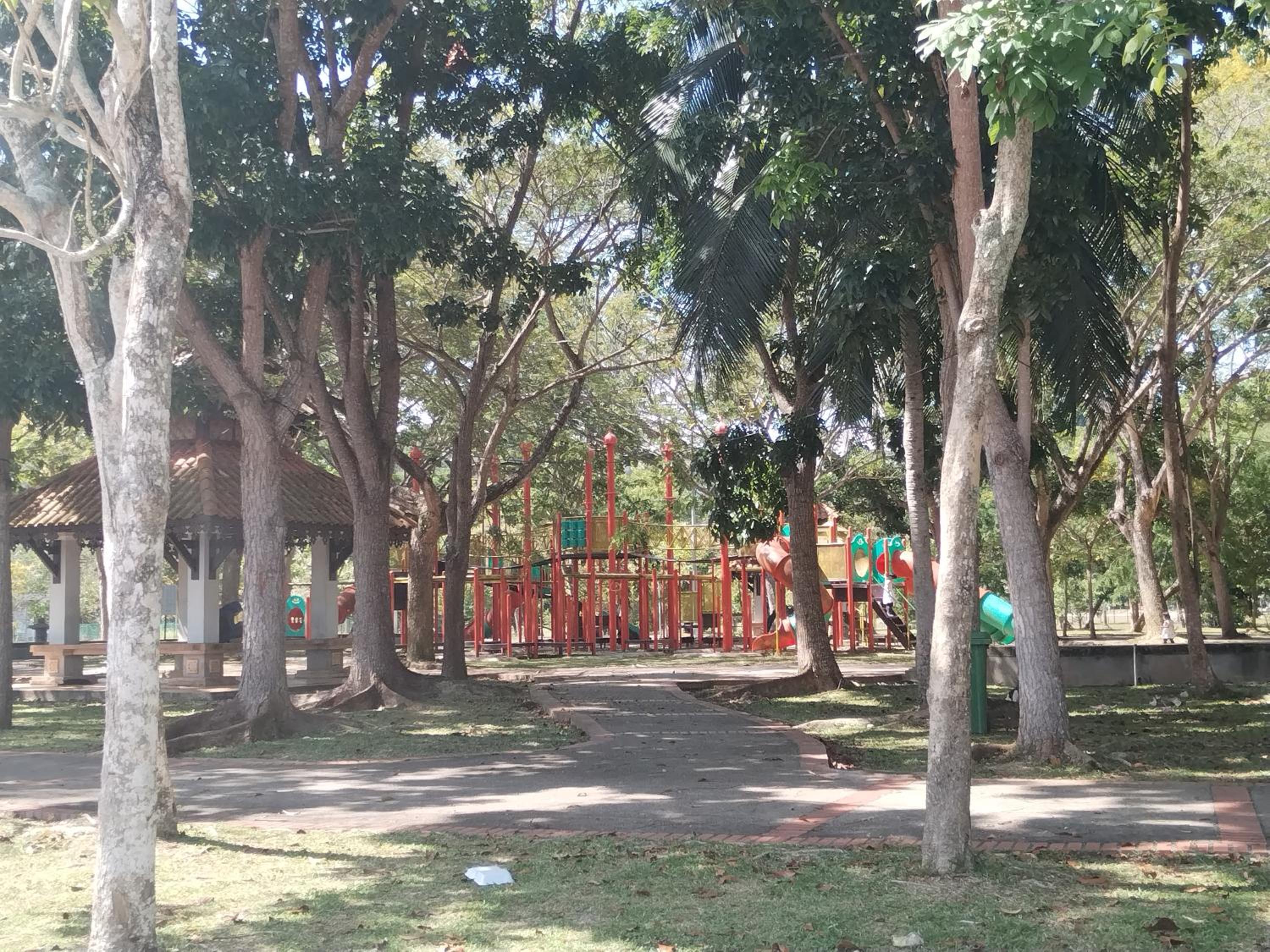 Teluk Batik Holiday Apartment