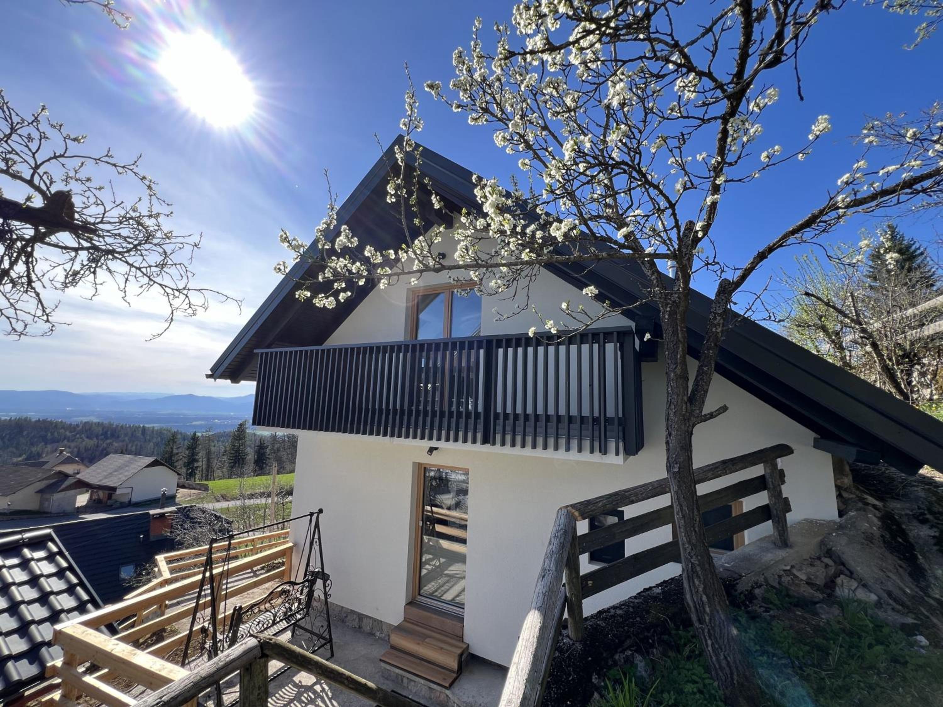 Elipa Cottage view 3