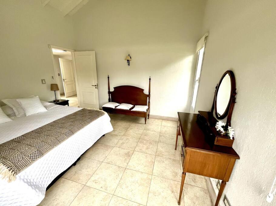 Wine Cellar House, in Chacras de Coria!