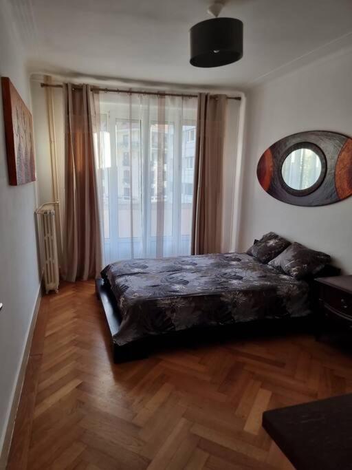 Joli appartement aux Eaux Vives