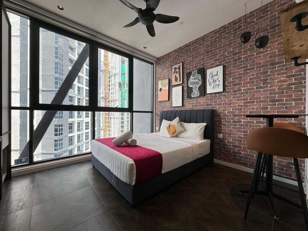 Scarletz Suites KLCC Twin Tower by Purple Orchid