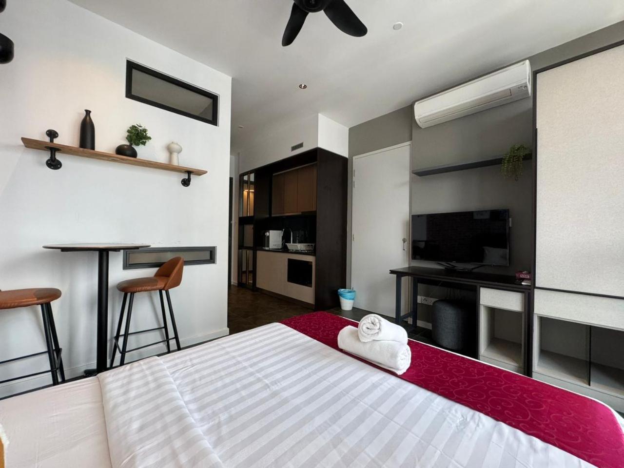 Scarletz Suites KLCC Twin Tower by Purple Orchid