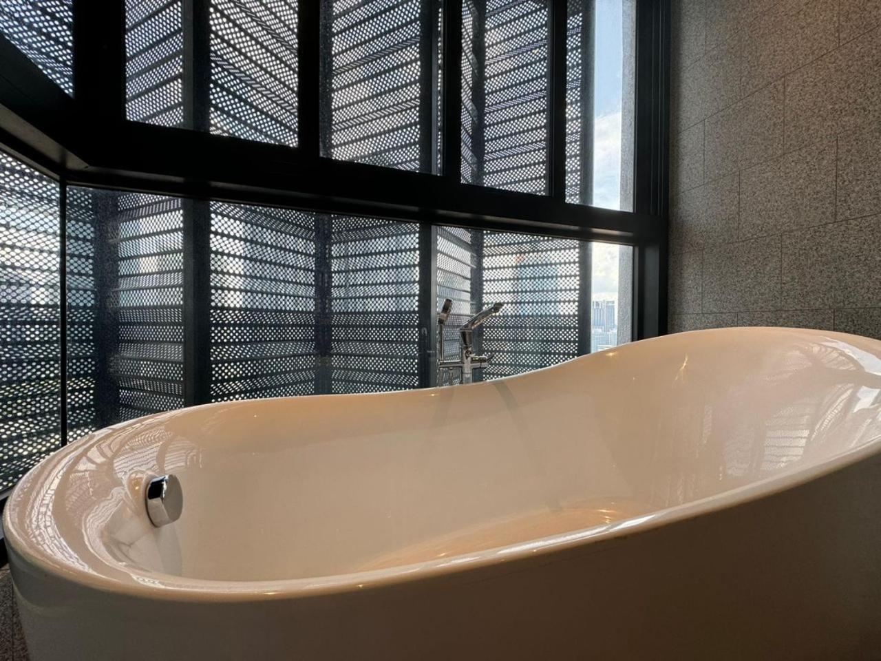 Scarletz Suites KLCC Twin Tower by Purple Orchid