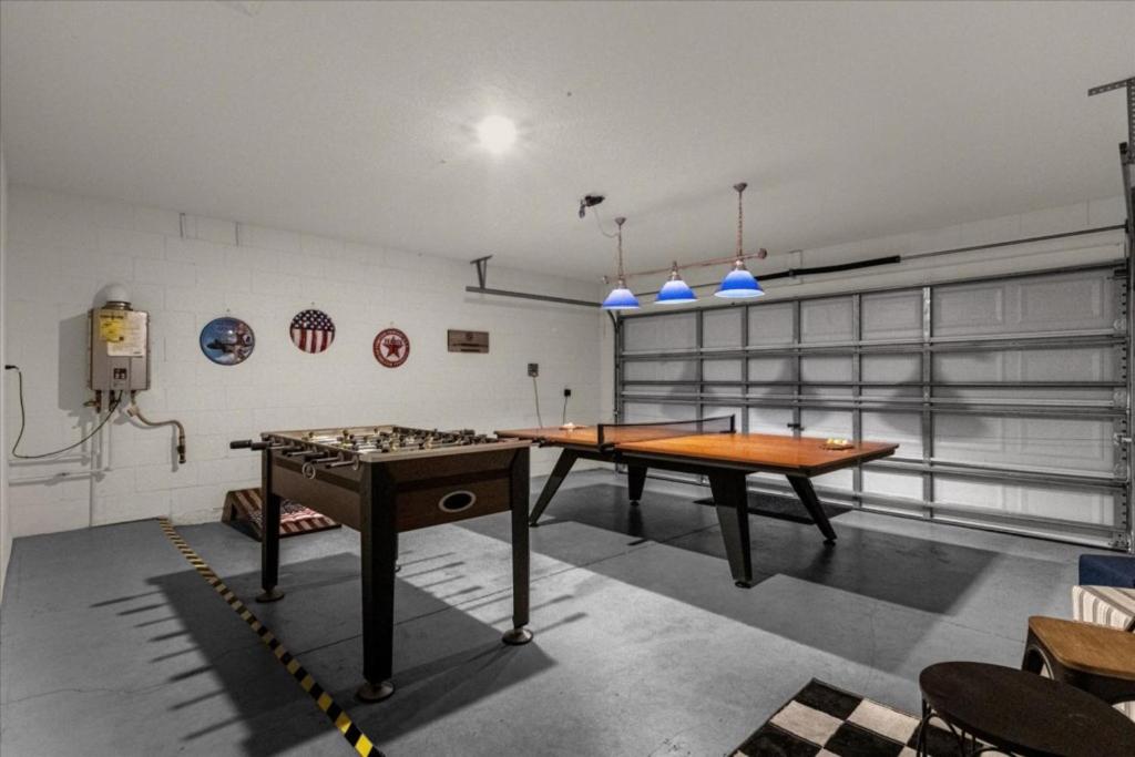 5 Bedrooms 3 Bathrooms Veranda Palms 4458 NP