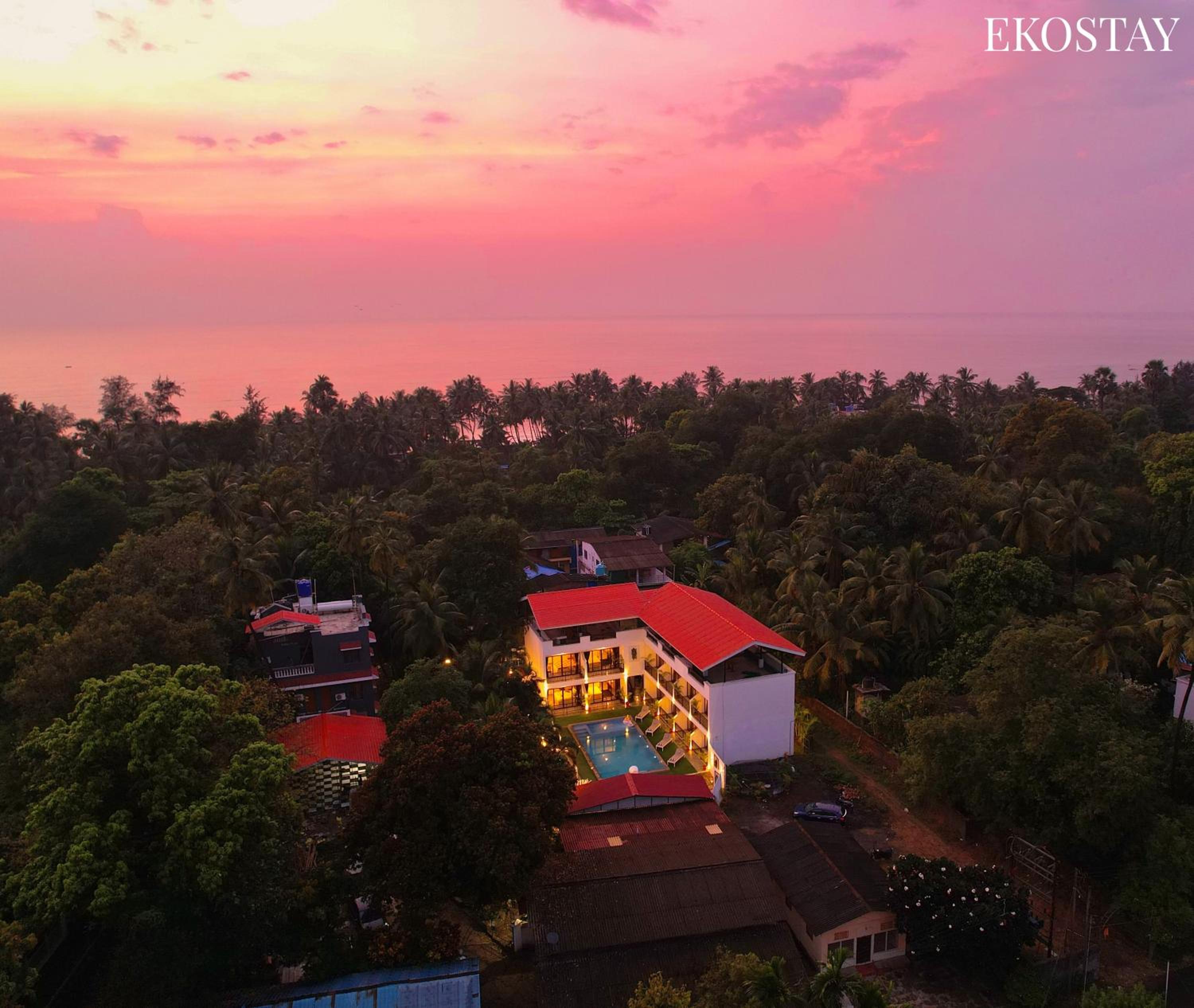 Ekostay Gold Sea Shore Villa I Rooftop Turf I 100 Meters away from the Beach view 2