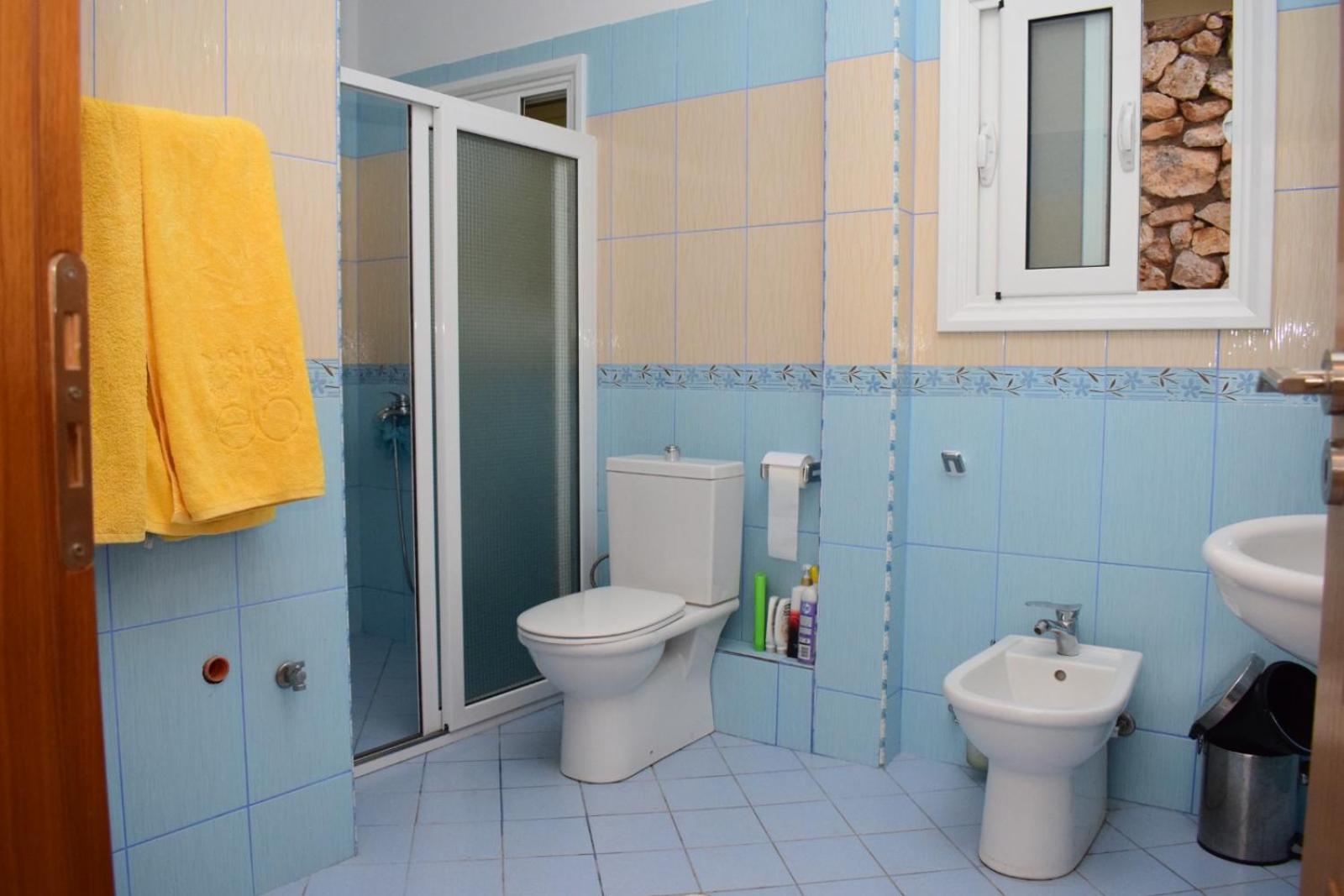 Vila Merkuri - 3-Storey Villa with Sea View