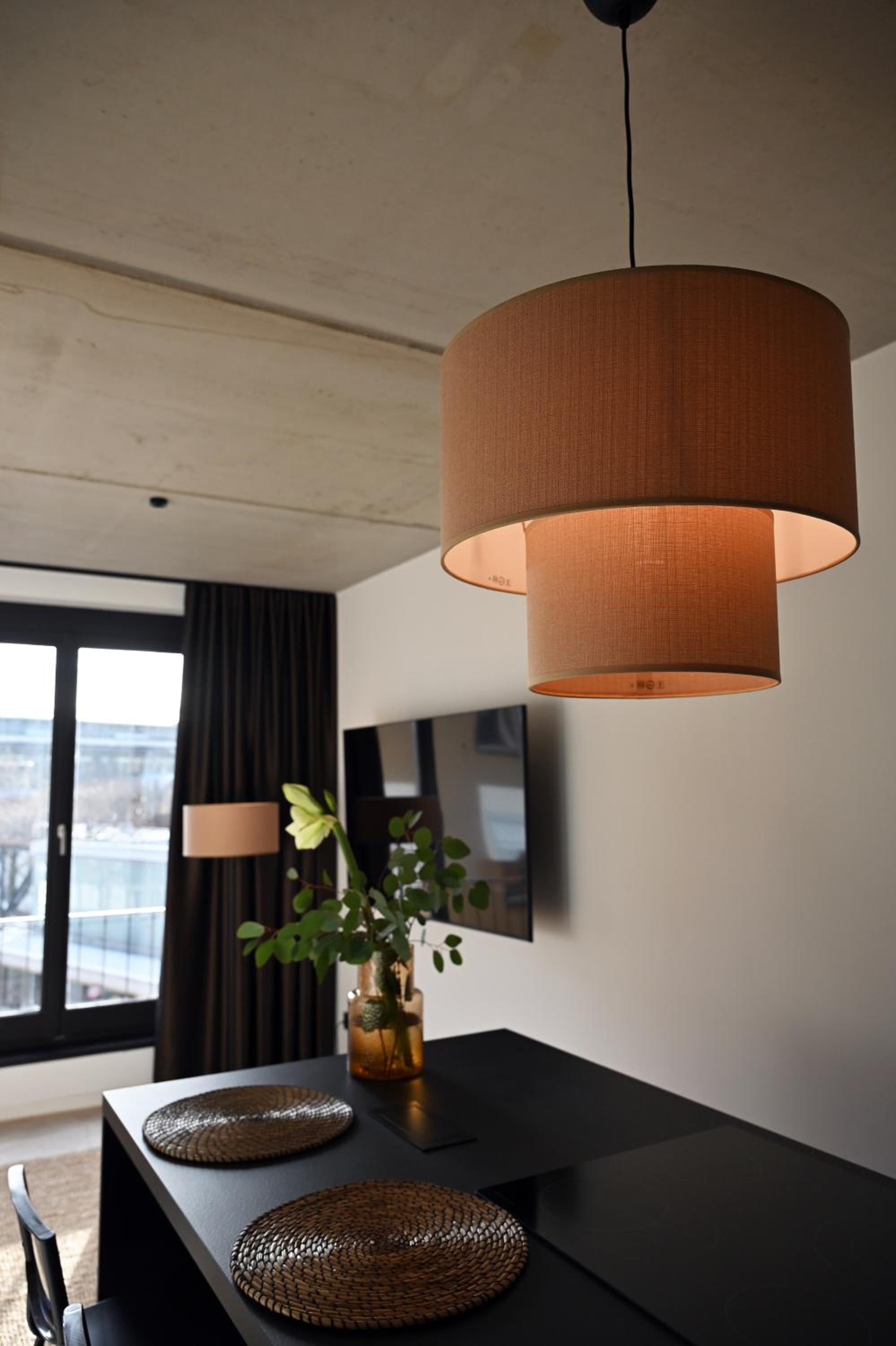 EIWELhome - stilvoll, urban-ruhig schlafen, bahnhofsnah, Balkon