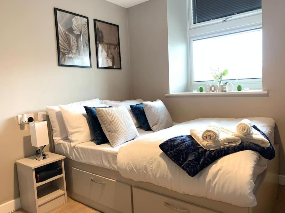 HNFC Stays - Ocean Central Newcastle Studio w/ Free parking + Gym view 5