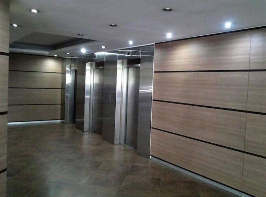 Excelente departamento en edificio de lujo!!