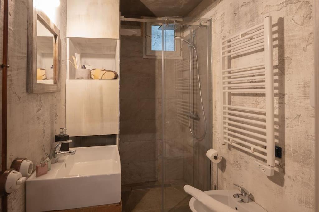 Chalet Montecucco with lake view and jacuzzi view 2