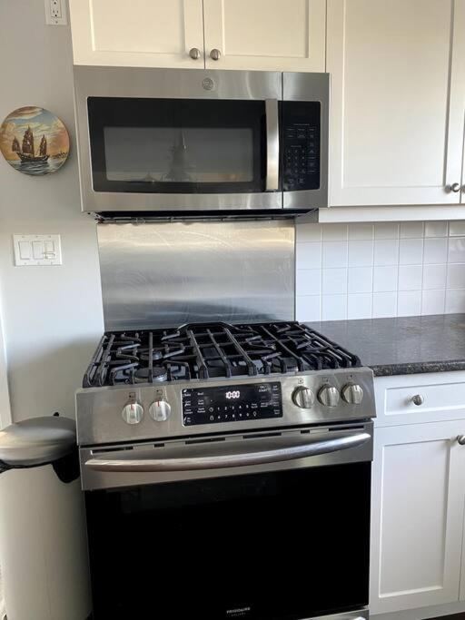 Large Apartment in Surrey Bolivar Heights