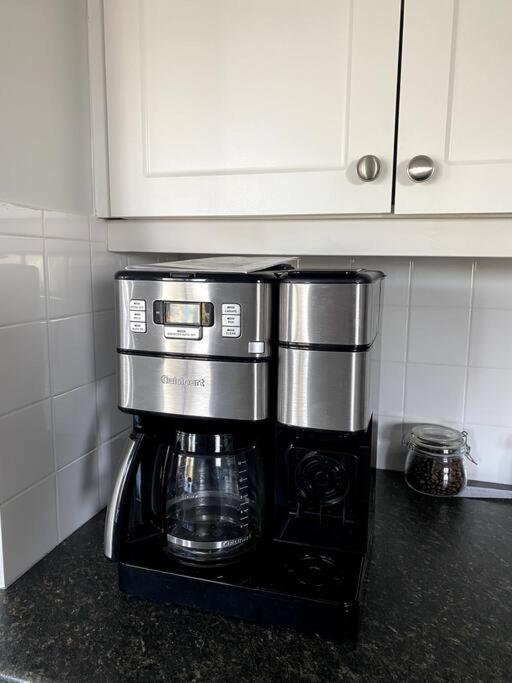 Large Apartment in Surrey Bolivar Heights