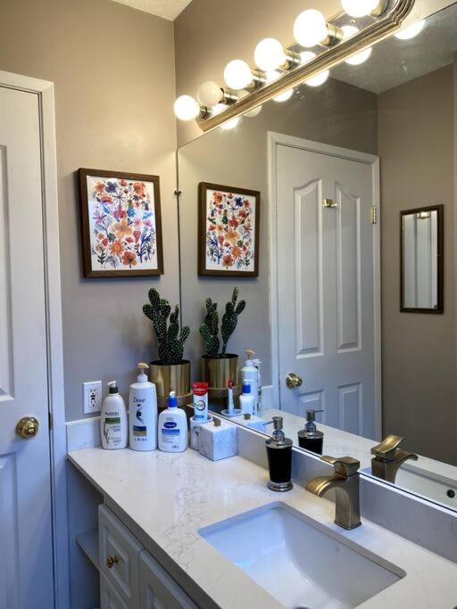 Large Apartment in Surrey Bolivar Heights