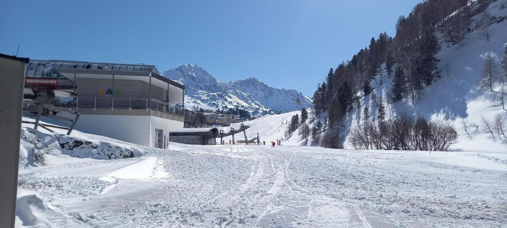 Birnbaum Chalet Kreuzkogel mit Naturbadesee und eingezäunten Garten