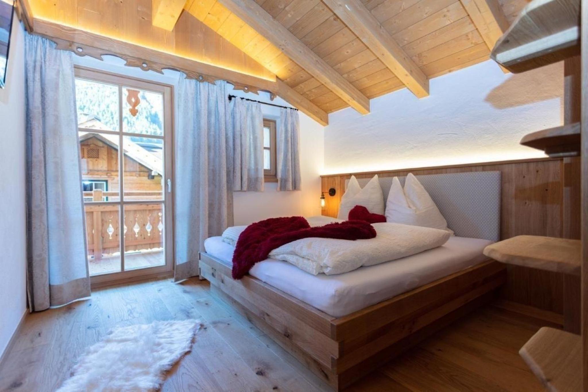 Birnbaum Chalet Kreuzkogel mit Naturbadesee und eingezäunten Garten