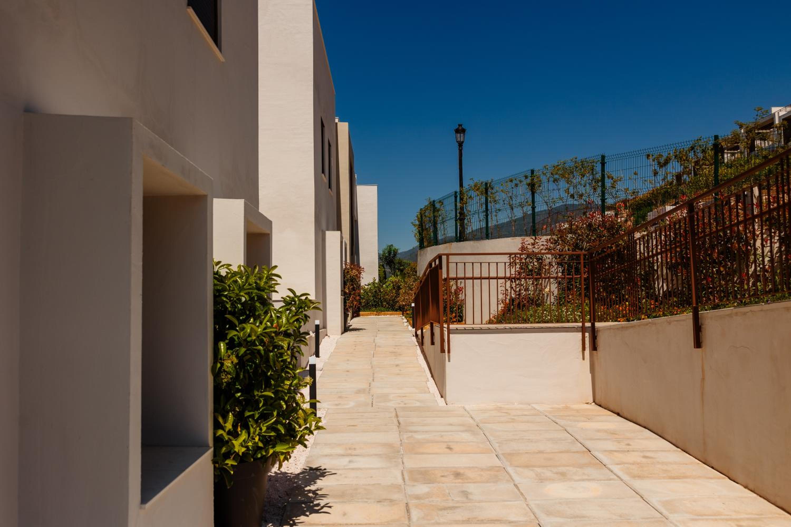 New built penthouse with stunning sea views Almazara Hills