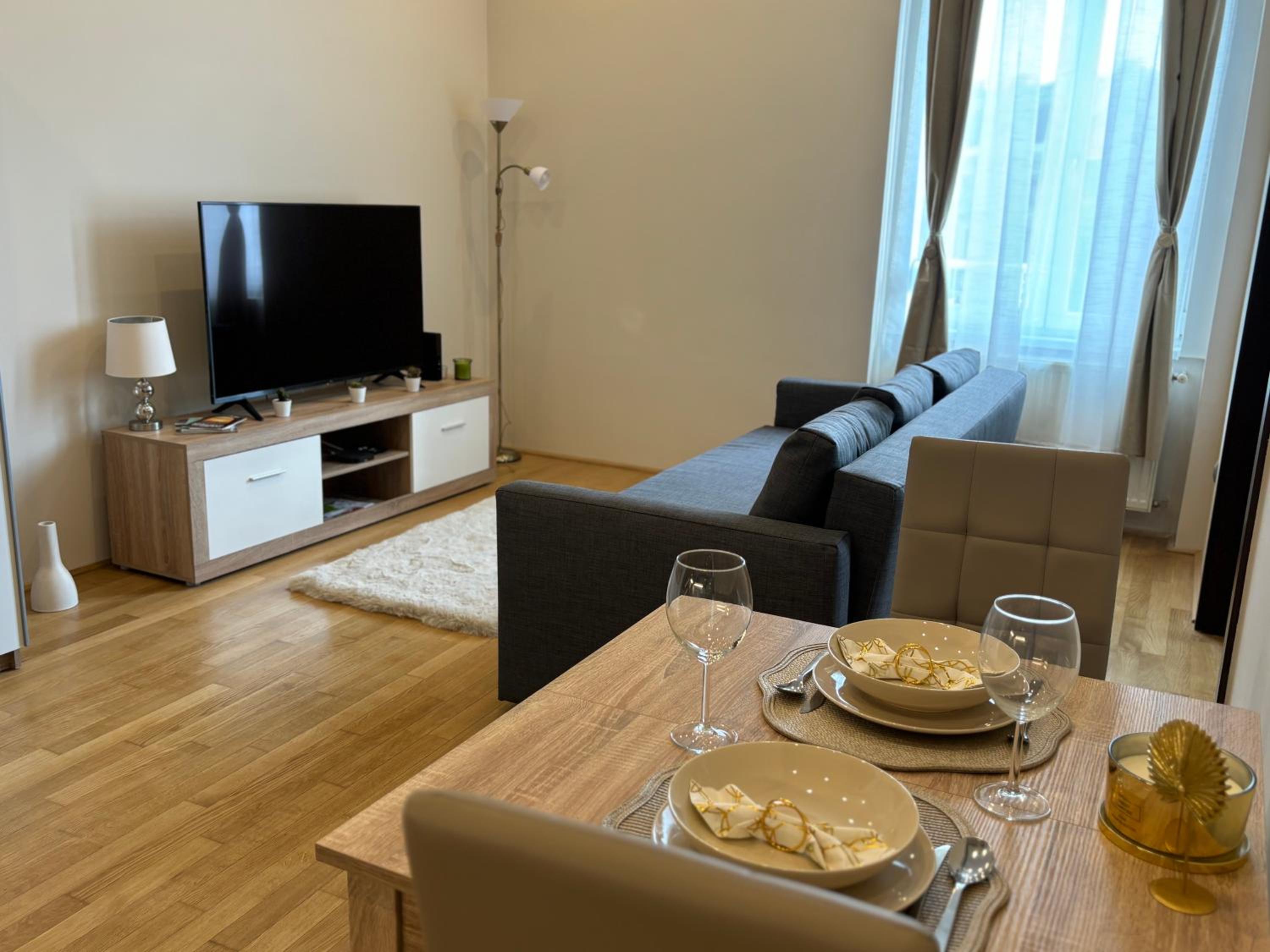 Synagogue Gozsdu Corner Apartment