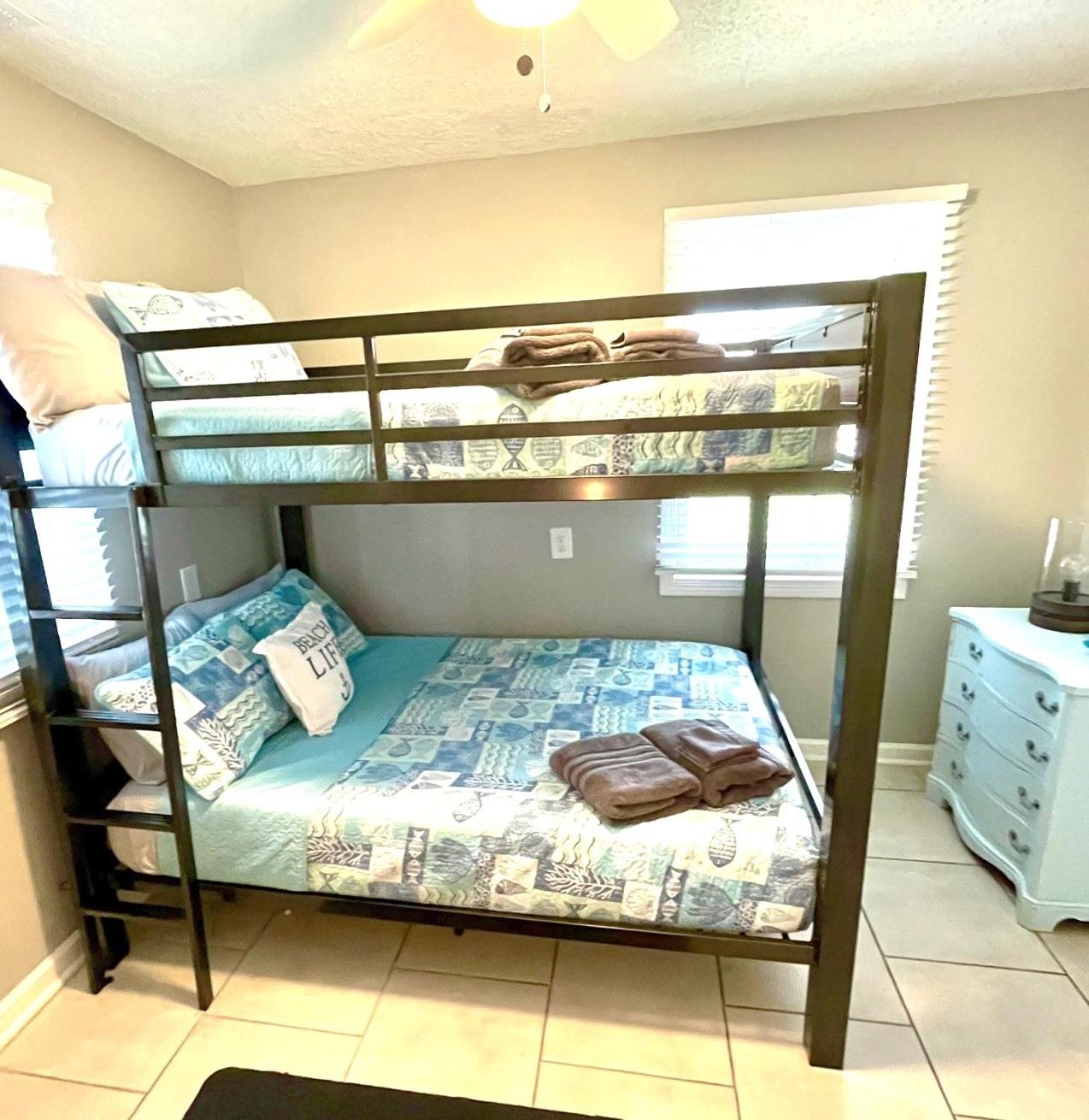 30 Sec to the Beach, Sun, Sand & Sunrises with a Family & Pet Friendly Backyard!